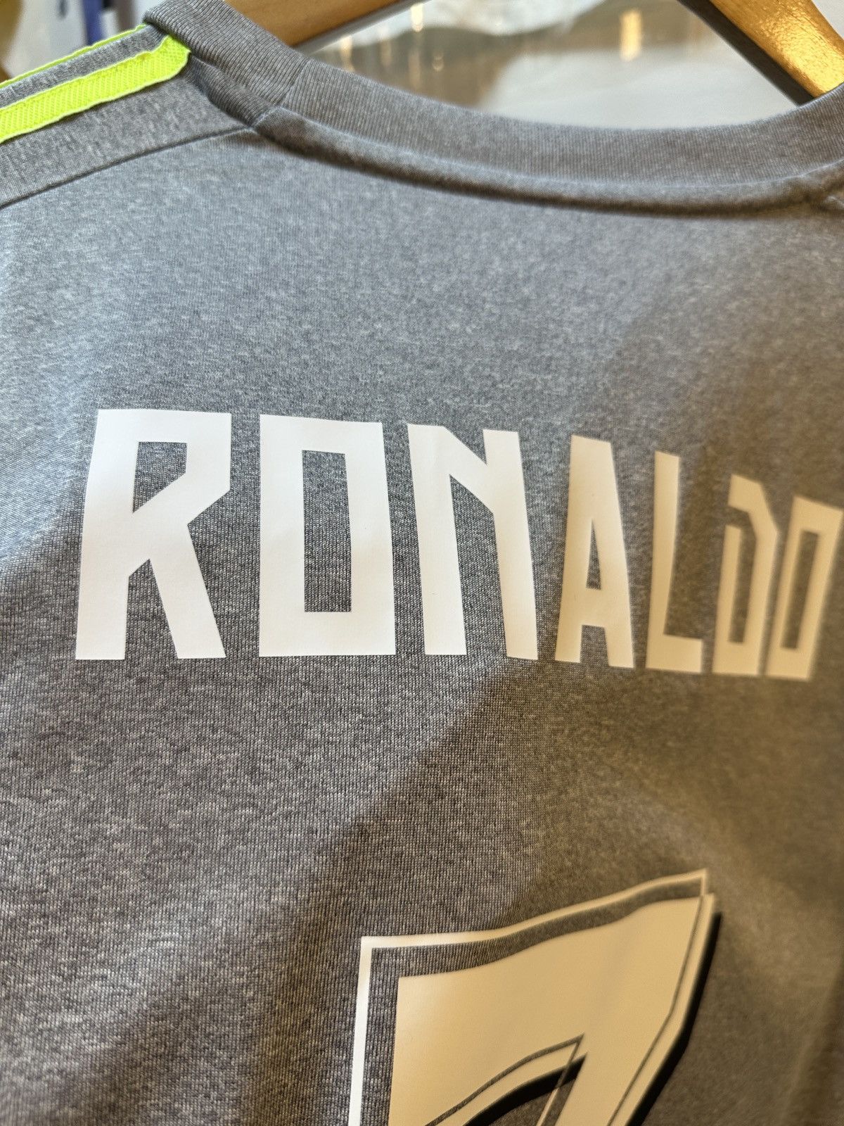 Adidas 2015-2016 Real Madrid Away Kit CR7 Size US L / EU 52-54 / 3 - 19 Thumbnail