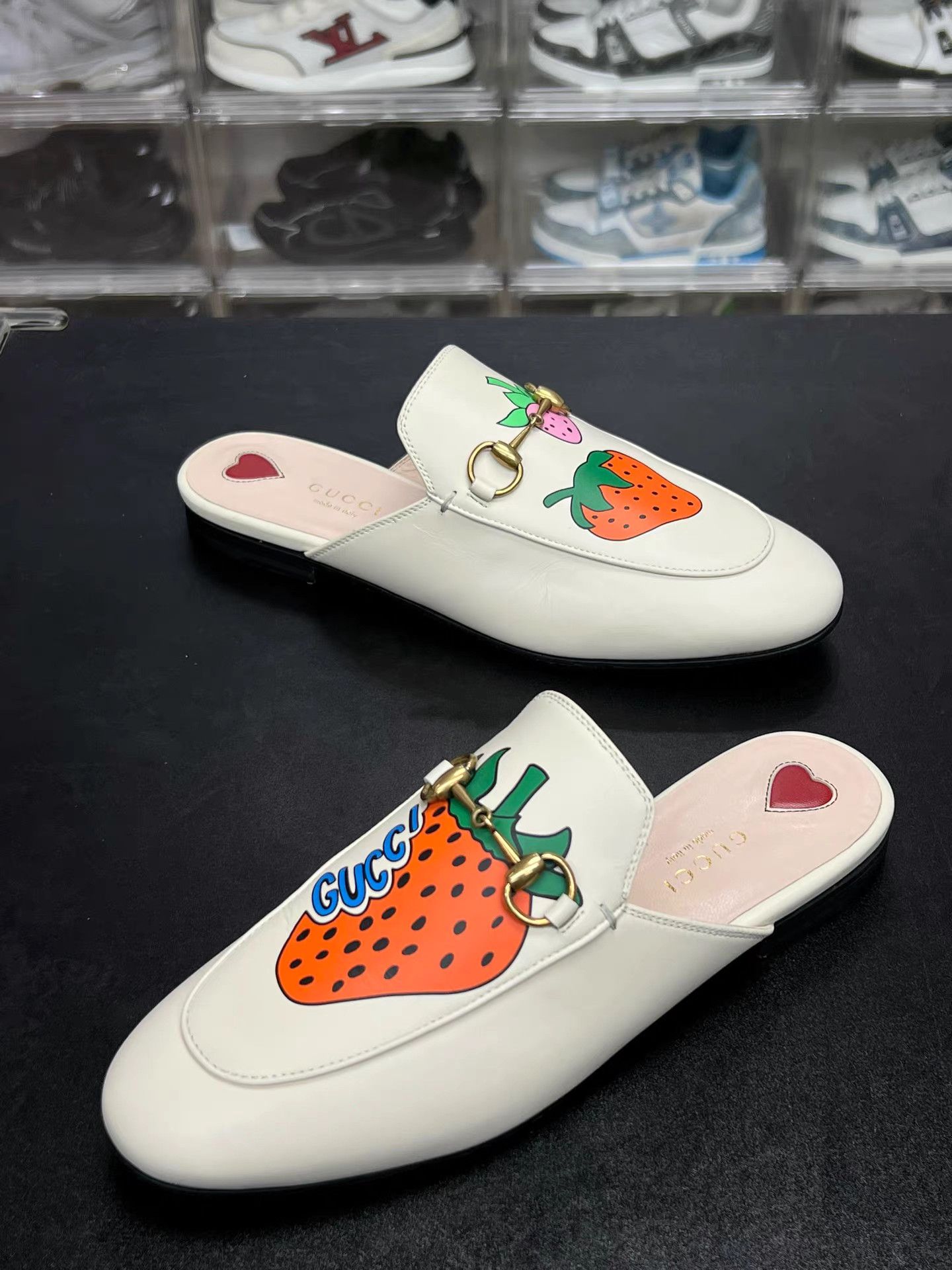 Gucci GUCCI Strawberry Mule Slides K15 Size US 7 / IT 37 - 1 Thumbnail