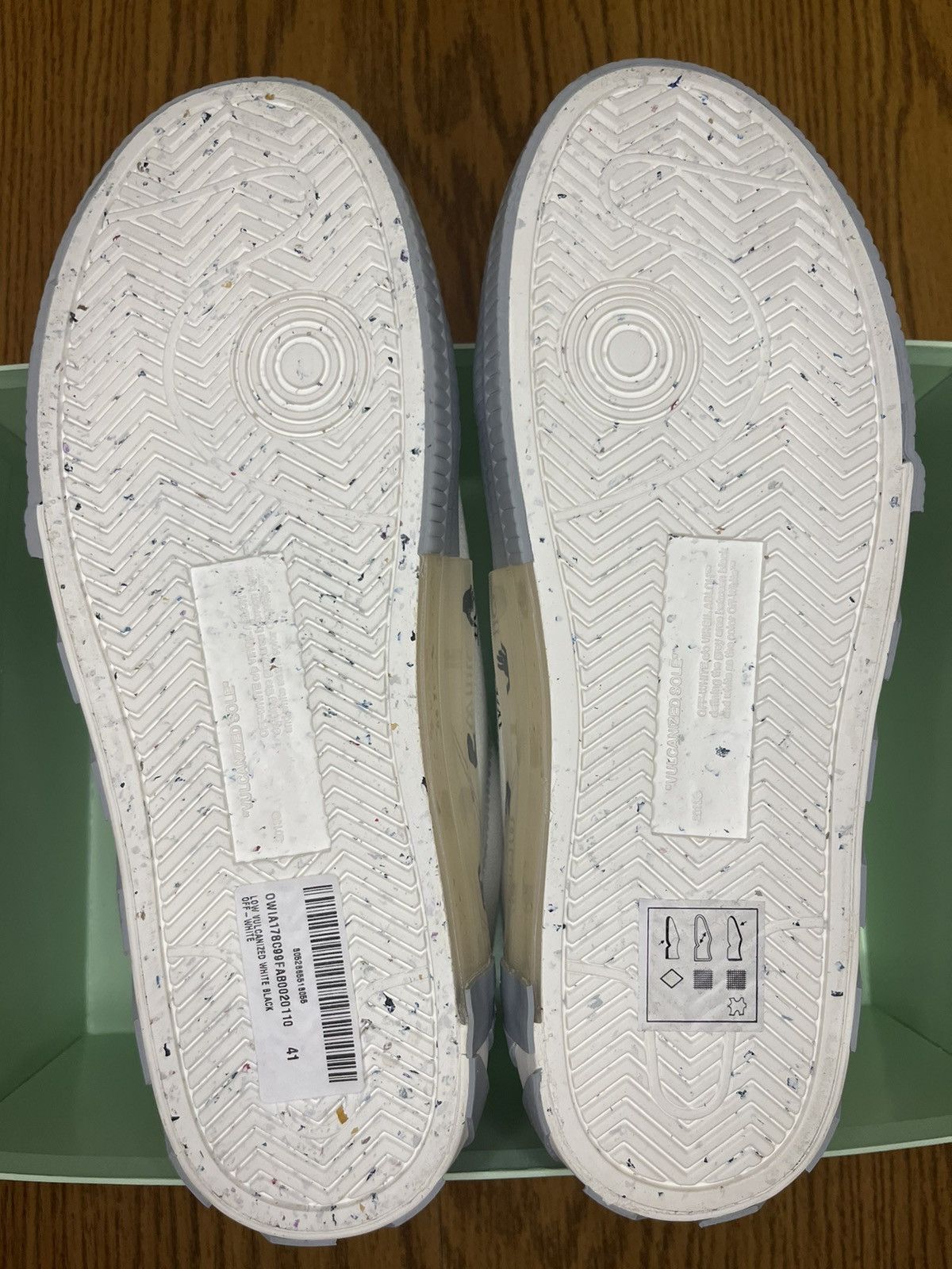 Off-White Off-White Vulcanized Low-Top Sneaker Size US 8 / EU 41 - 10 Thumbnail
