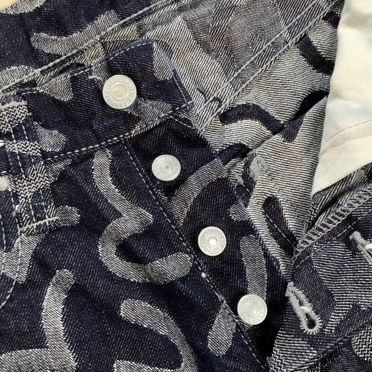 Evisu × Japanese Brand SUPER RARE EVISU JACQUARD SEAGULL DENIM FLARE JEANS Size 27" / US 4 / IT 40 - 9 Thumbnail