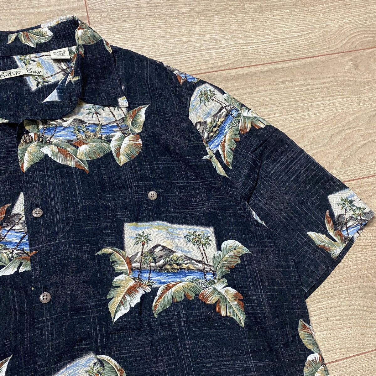 Vintage Batik Bay Hawaiian Postcard Print Floral Shirt Short L Size US L / EU 52-54 / 3 - 4 Thumbnail