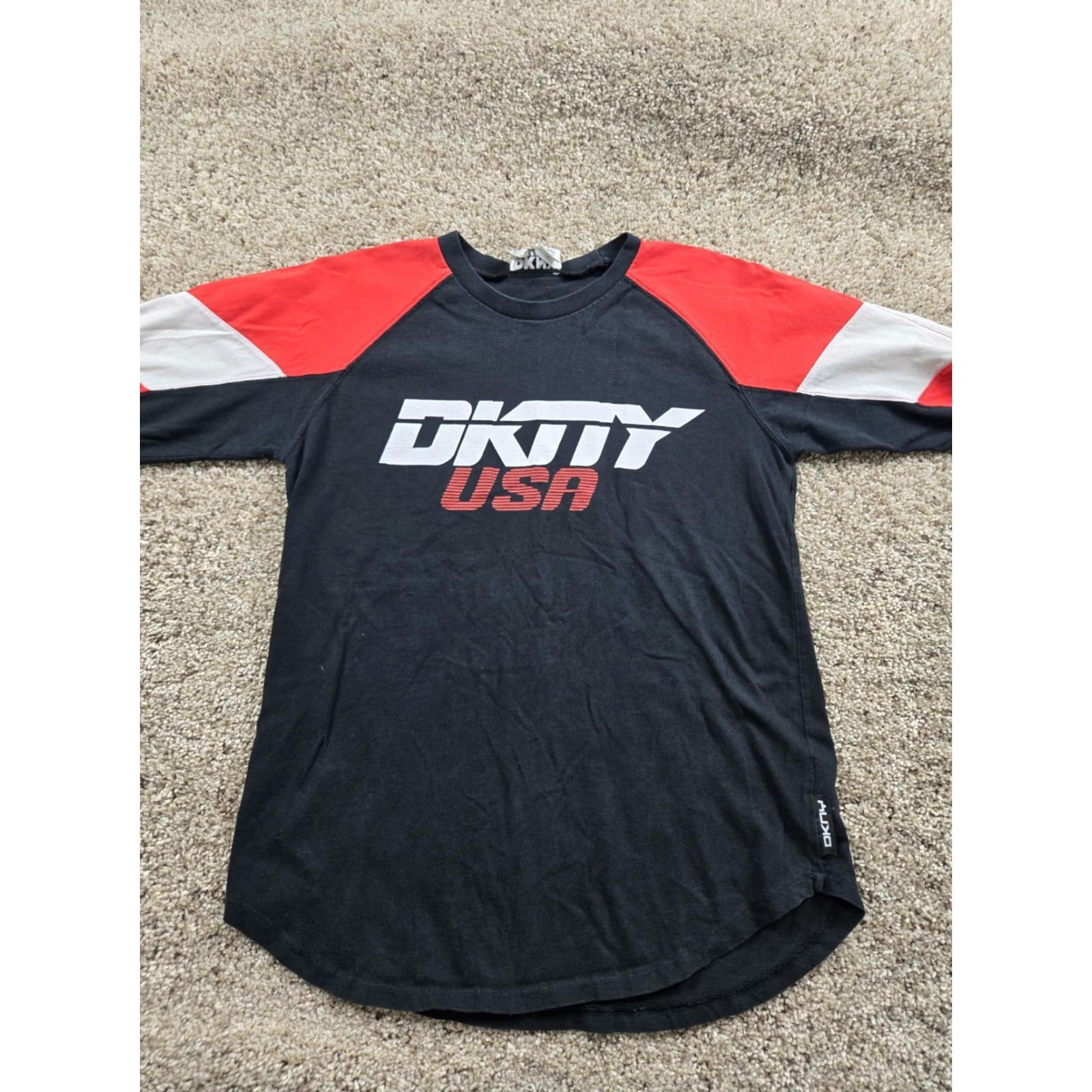 DKNY VINTAGE DKNY T-Shirt Mens Small Black Long Sleeve Graphic 90s Y2K Embroidered Logo DKNY Shirt Mens Small Black 90s Size US S / EU 44-46 / 1 - 3 Thumbnail