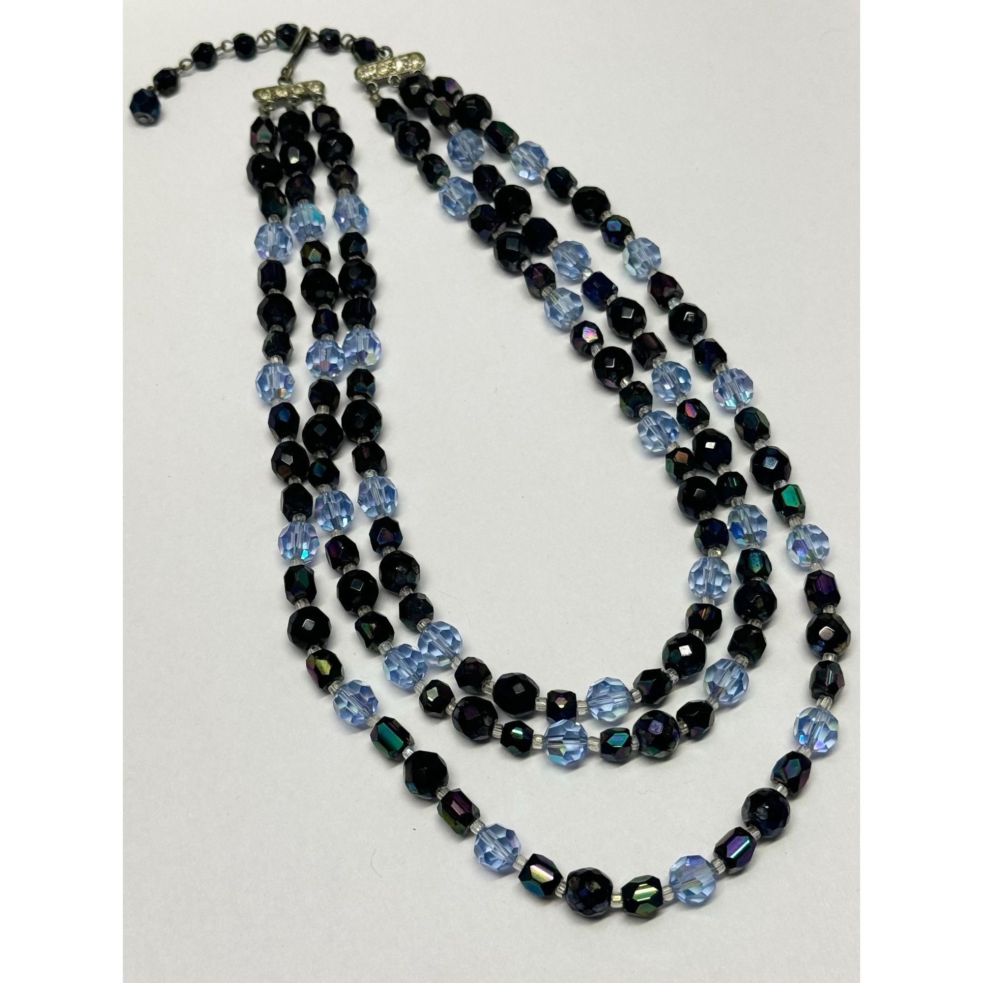 Vintage Vintage blue three strand crystal necklace Size ONE SIZE - 4 Thumbnail