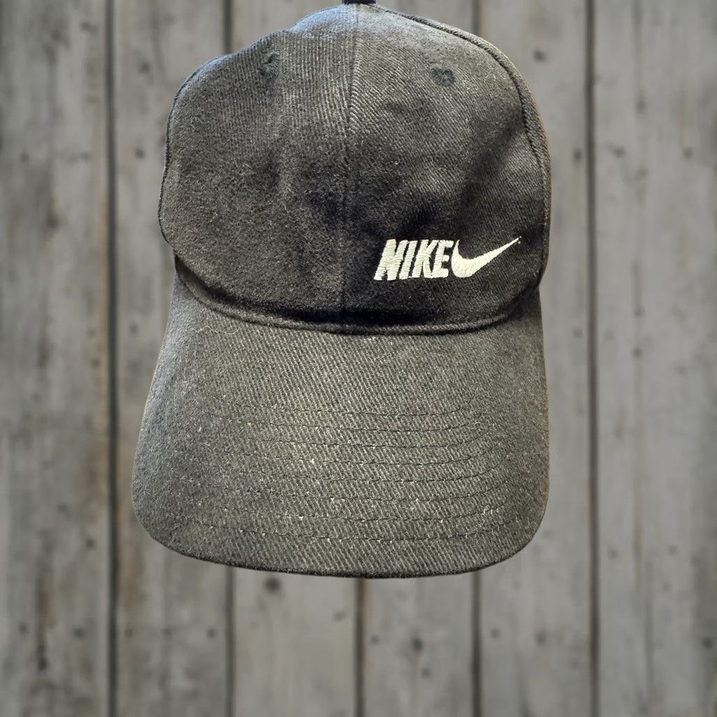 Nike VINTAGE Nike Hat Cap Strap Back Black One Size Swoosh Dad Casual Cotton Mens Size ONE SIZE - 1 Thumbnail