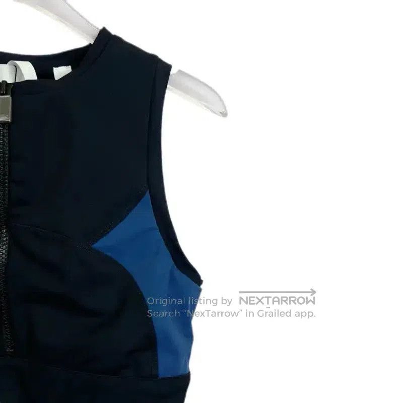 Burberry Burberry Black Nylon Summer Cropped T-Shirt. Size S / US 4 / IT 40 - 4 Thumbnail