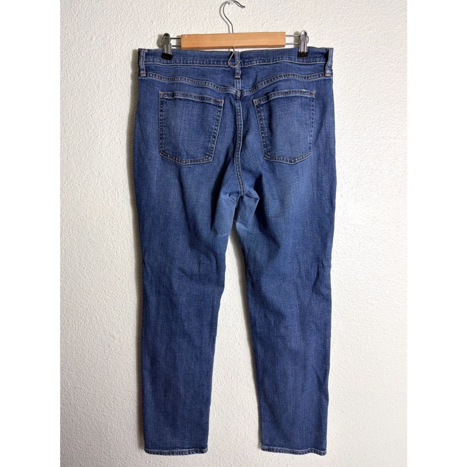 Gap Gap Girlfriend Jeans Medium Wash Women’s Size 10 Straight 32x29 Size 32" / US 10 / IT 46 - 7 Thumbnail