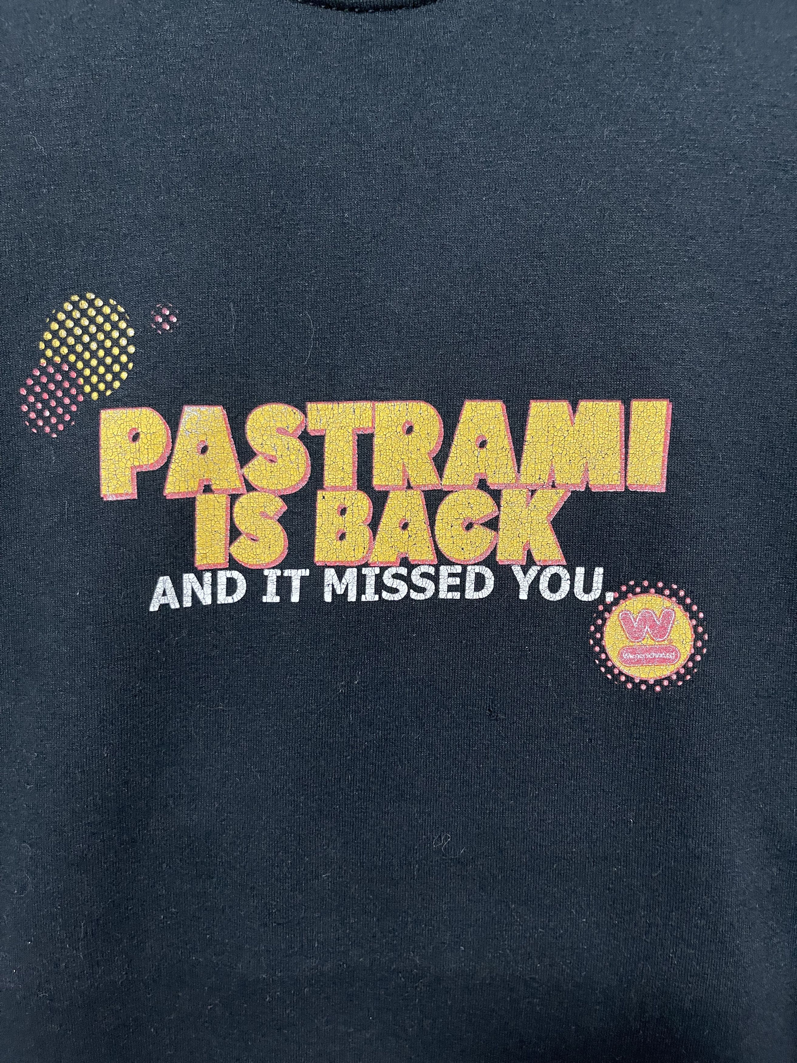 Vintage Wienerschnitzel PASTRAMI IS BACK Hot Dogs Restaurant Tee M Size US M / EU 48-50 / 2 - 3 Thumbnail