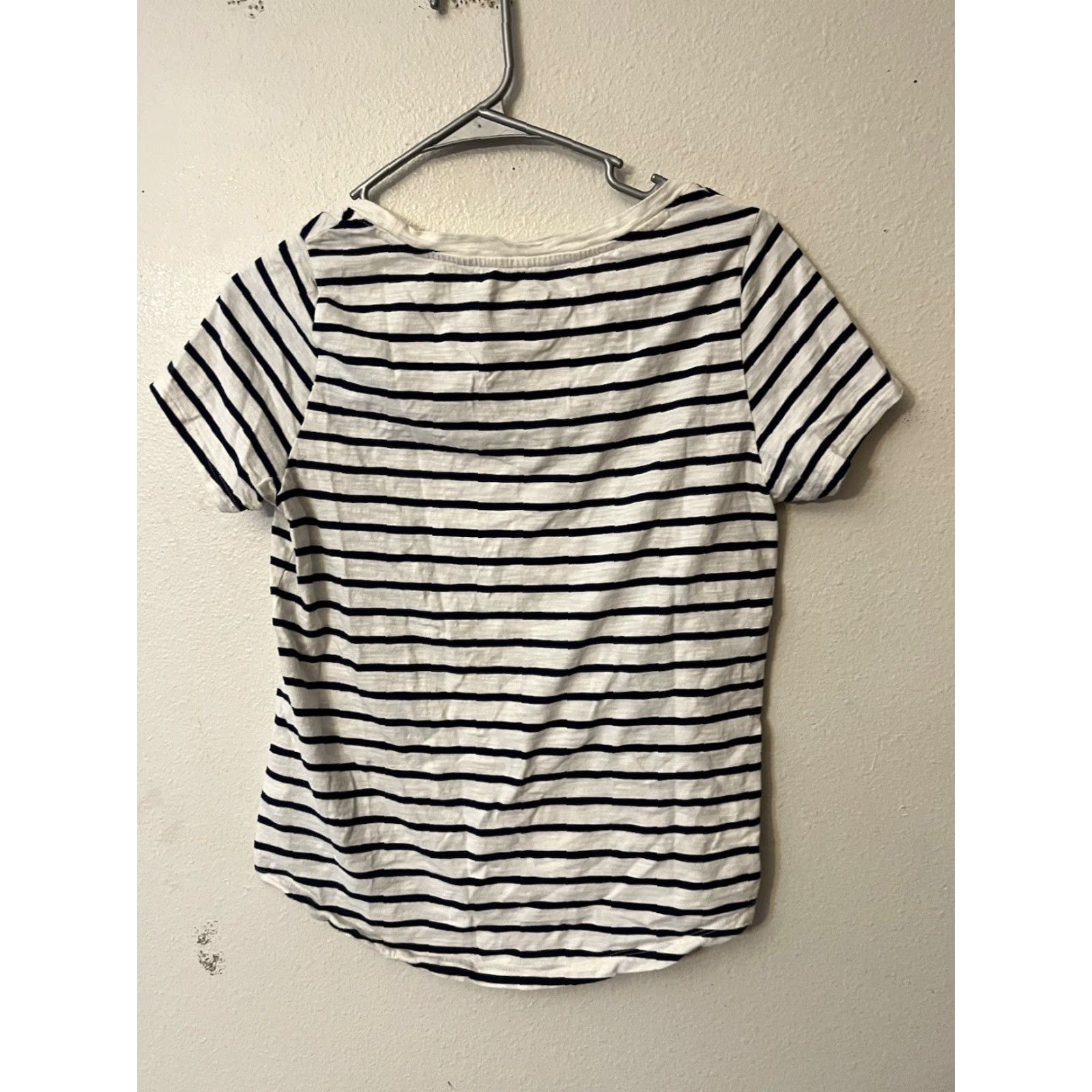 Old Navy Old Navy T-Shirt Women Shirt S White Striped Short Sleeve 100% Cotton Casual Basic Everyday Wear Regular Women’s Small White Striped T-Shirt Size S / US 4 / IT 40 - 2 Thumbnail