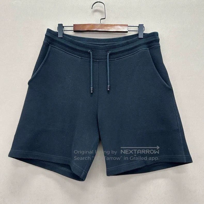 Louis Vuitton Louis Vuitton size s Black back pocket instruction book LOG Size US 28 / EU 44 - 1 Thumbnail