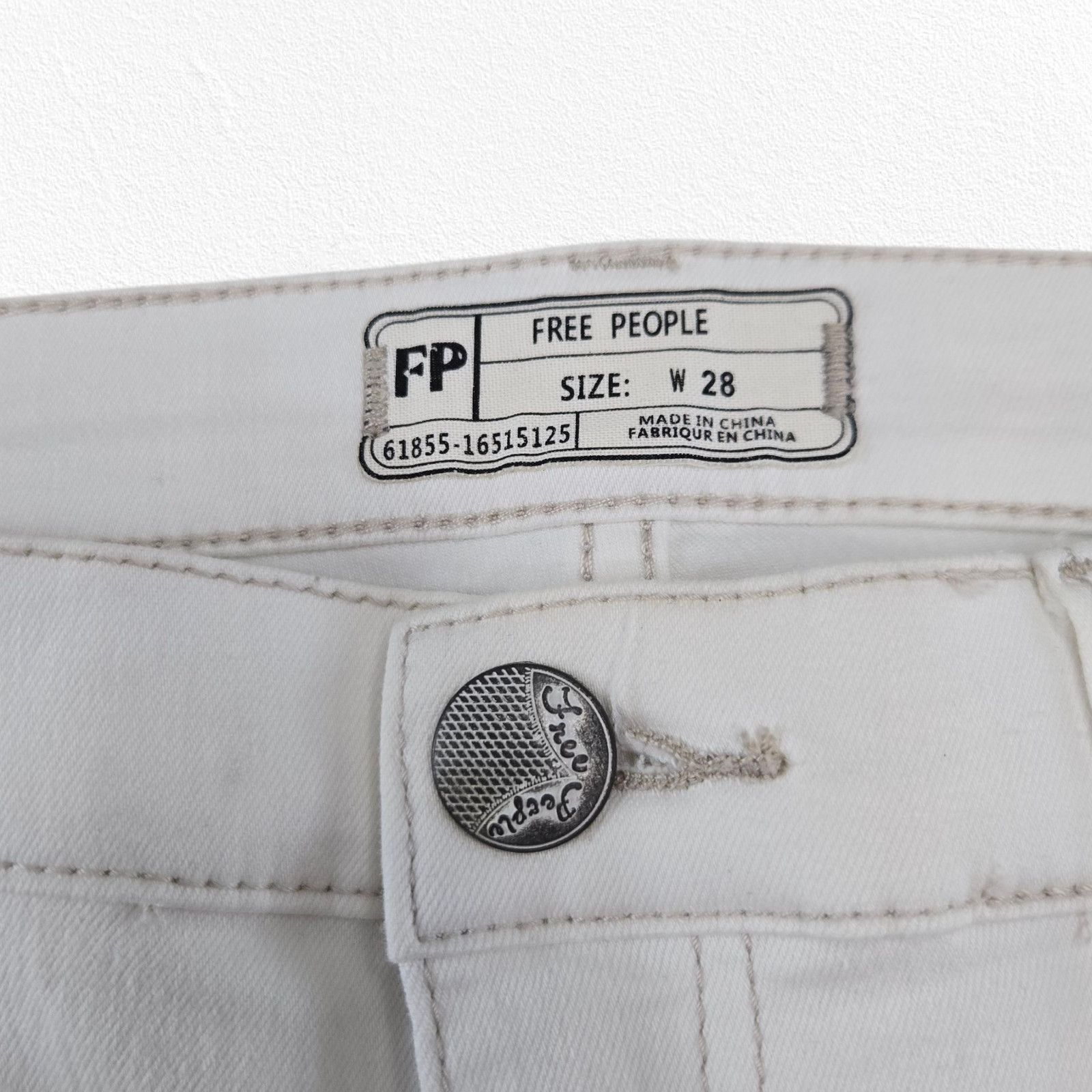 Free People Free People White Kick Flare Jeans Cropped Denim Size 28 Size 28" / US 6 / IT 42 - 7 Thumbnail