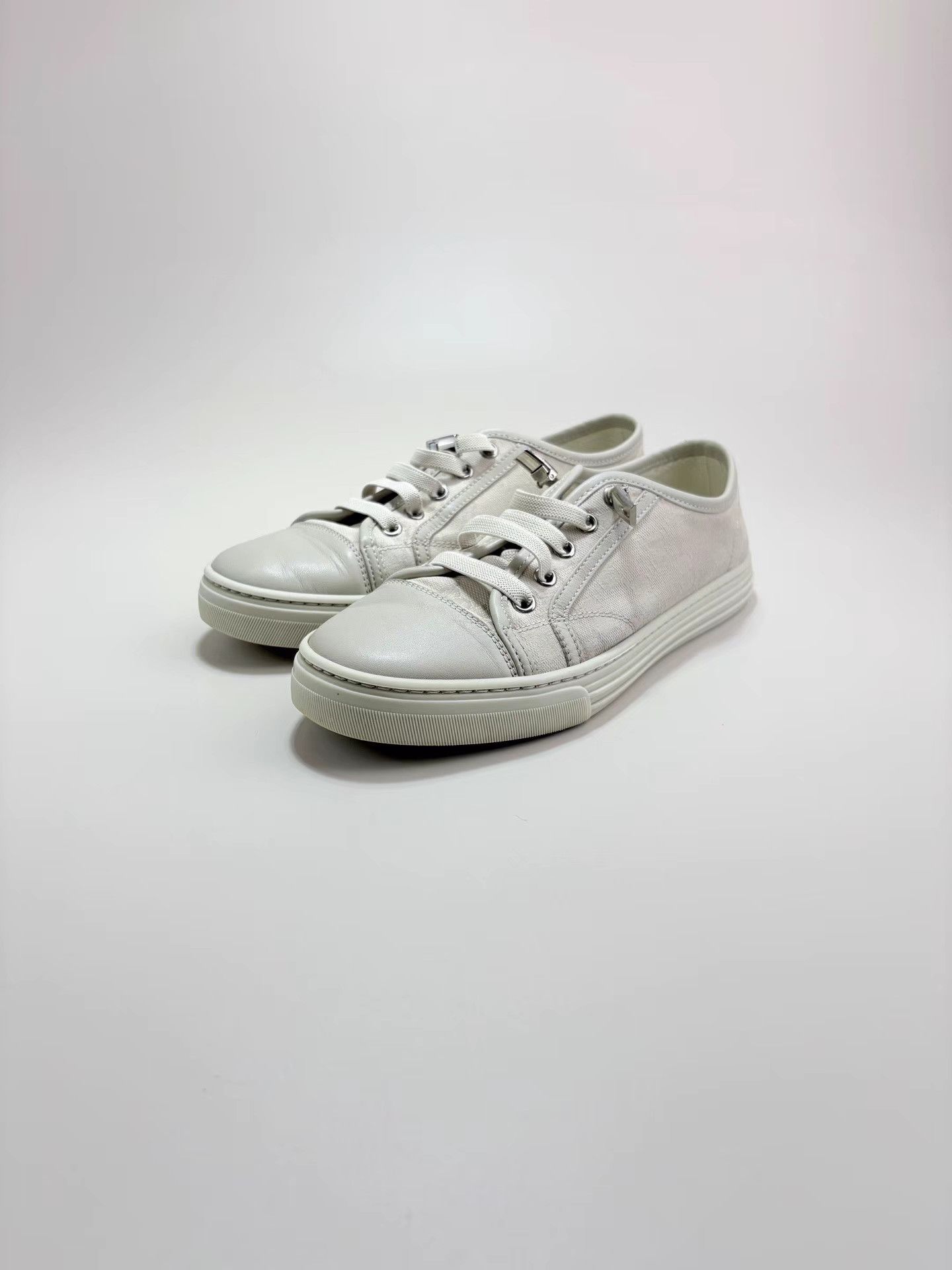 Gucci GUCCI Dark Monogram Off-White Low-Top Sneakers K1 Size US 6.5 / IT 36.5 - 1 Thumbnail