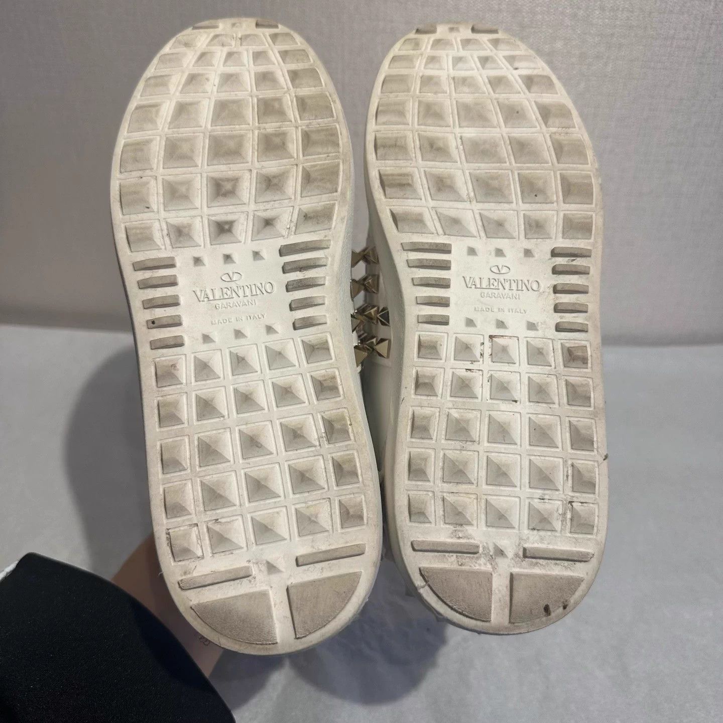 Valentino Valentino Studded White Sneakers 36 EU 99 New Size US 5 / IT 35 - 6 Thumbnail