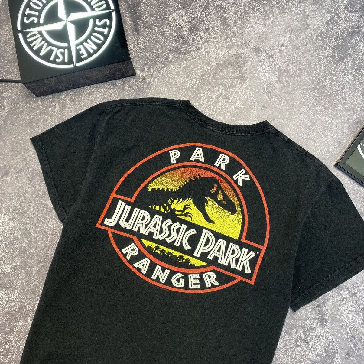 Vintage Vintage Jurassic Park Ranger 00’s Big Graphic logo tee Size US M / EU 48-50 / 2 - 3 Thumbnail