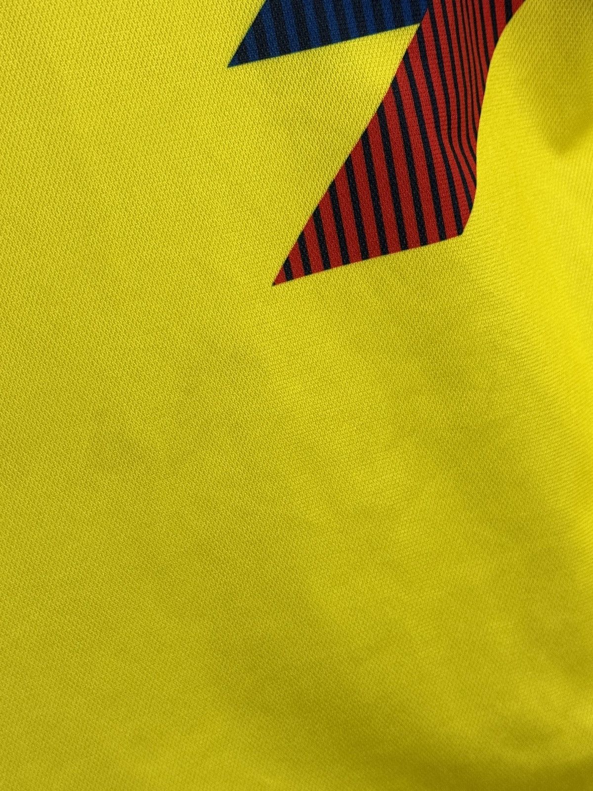 Adidas Colombia National Team 18/19 Home Football Jersey Size US L / EU 52-54 / 3 - 6 Thumbnail