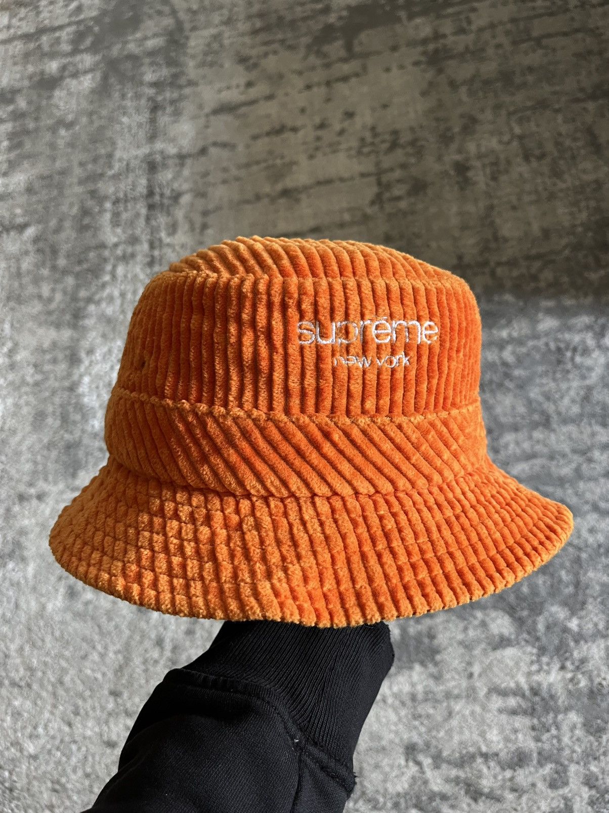 Supreme Supreme New York Orange Hat Size ONE SIZE - 1 Thumbnail