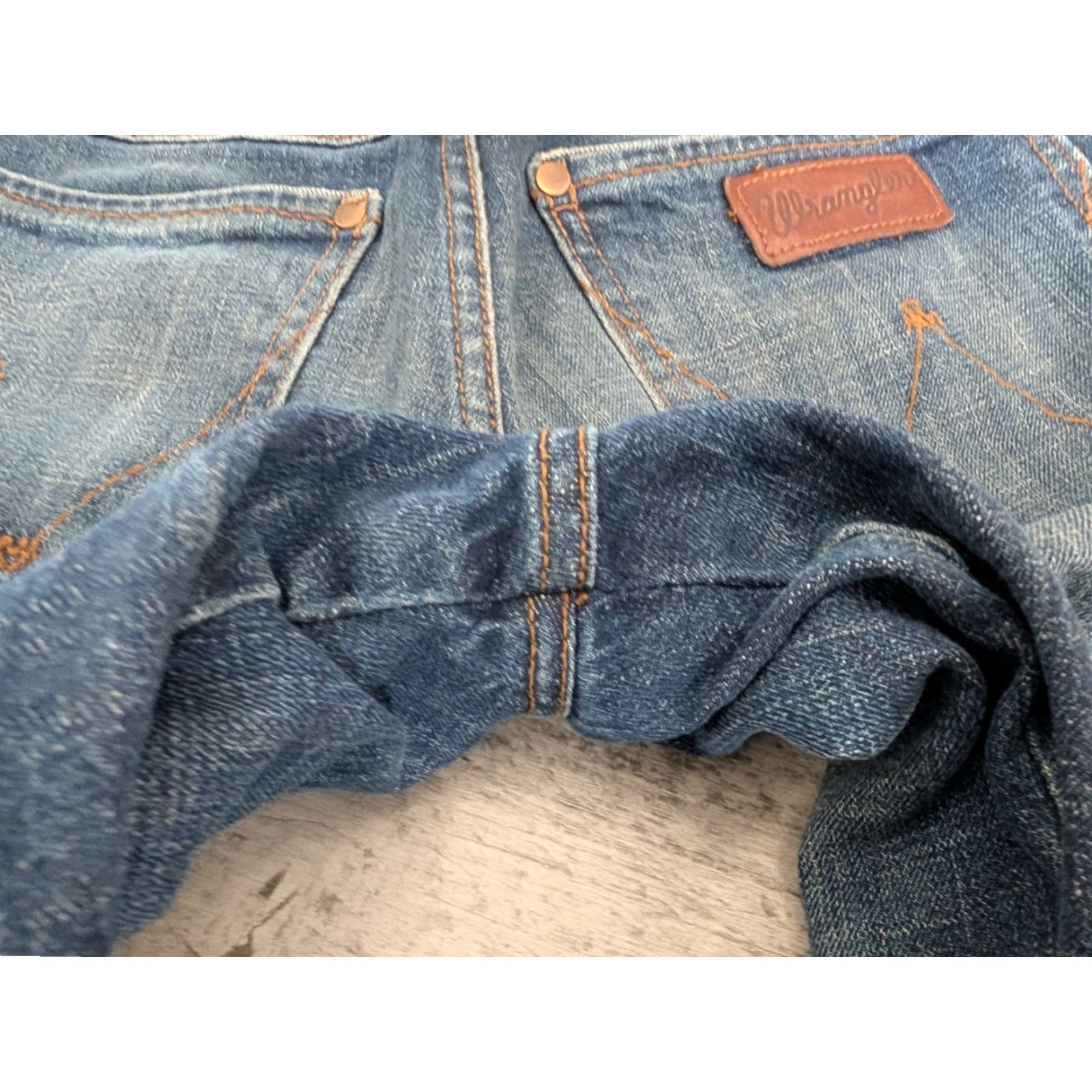 Wrangler Wrangler Jeans Men 30x30 Retro Jackson Hole Medium Wash Bootcut Relaxed Fit Denim USA Cowboy Wrangler Retro Jeans Mens 30 Regular Blue Size US 30 / EU 46 - 6 Thumbnail