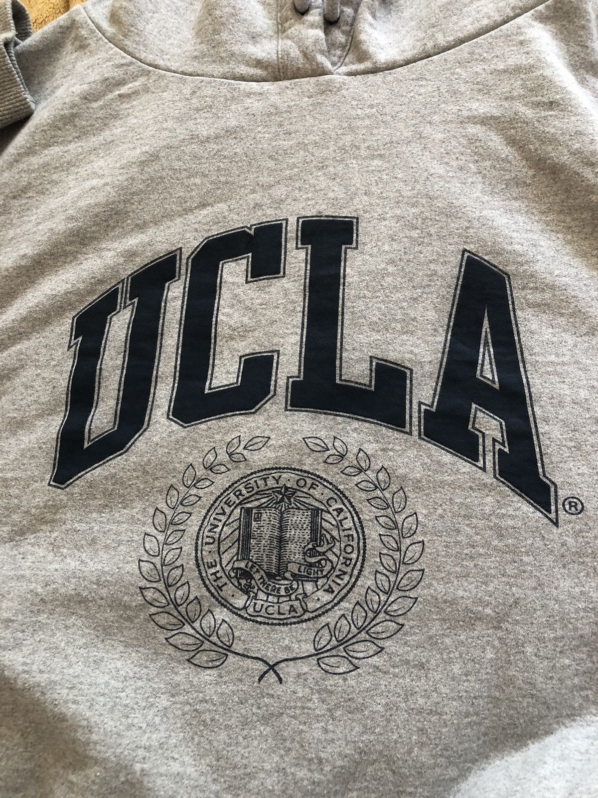 Vintage VINTAGE UCLA OFFICIAL SCHOOL HOODIE Size US L / EU 52-54 / 3 - 2 Thumbnail