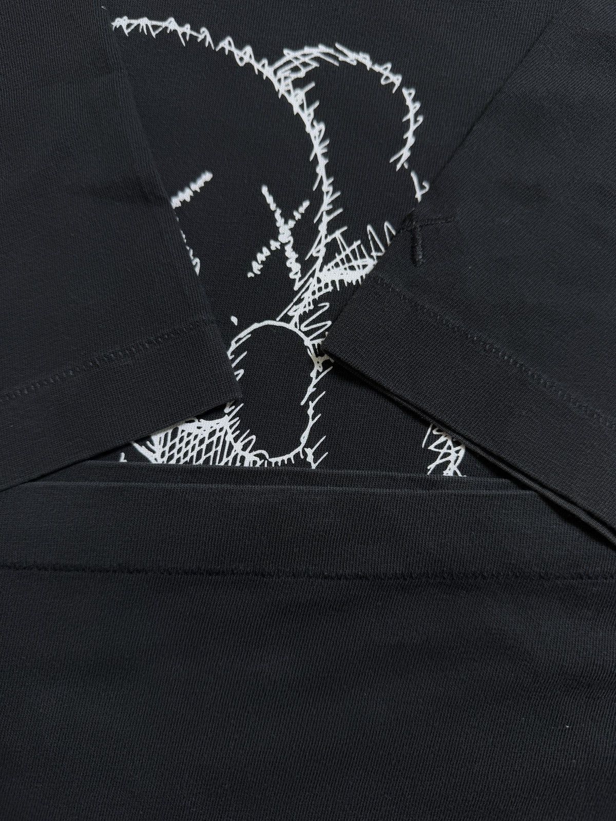 Kaws S/M Kaws Clean slate Uniqlo first release art graffiti tee Size US S / EU 44-46 / 1 - 3 Thumbnail