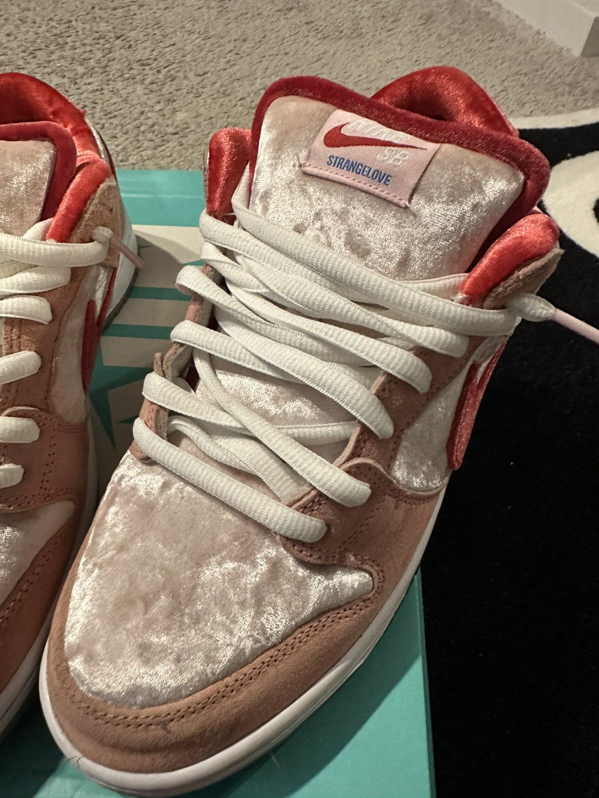 Nike × StrangeLove Skateboards Nike SB Dunk Low Strangelove Skateboards Size US 9.5 / EU 42-43 - 6 Thumbnail