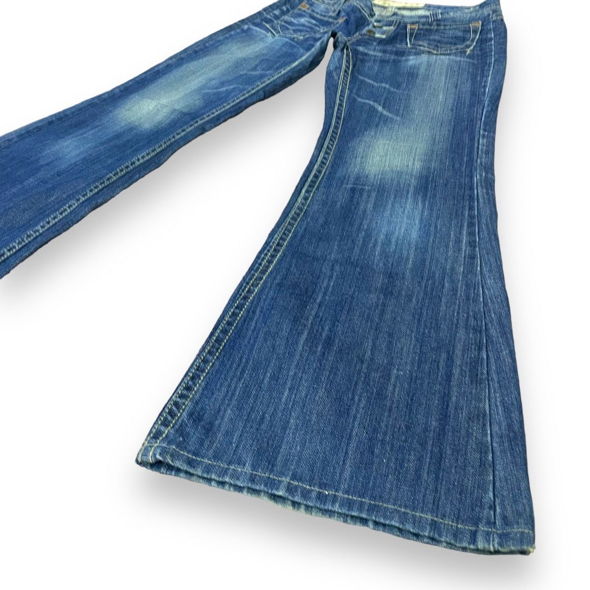 Le Grande Bleu (L.G.B.) 🇯🇵 JAPANESE SUPER FLARE BUTTON FLY WASHED DENIM PANTS Size US 30 / EU 46 - 5 Thumbnail