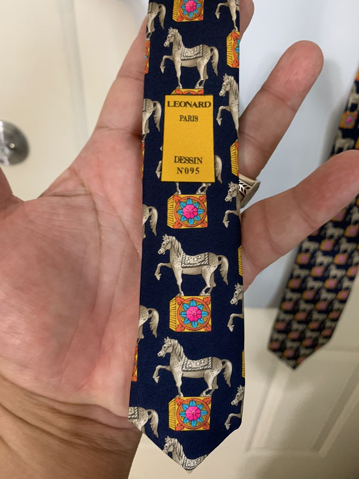 Leonard Paris Show Horses All Silk tie Size ONE SIZE - 3 Thumbnail