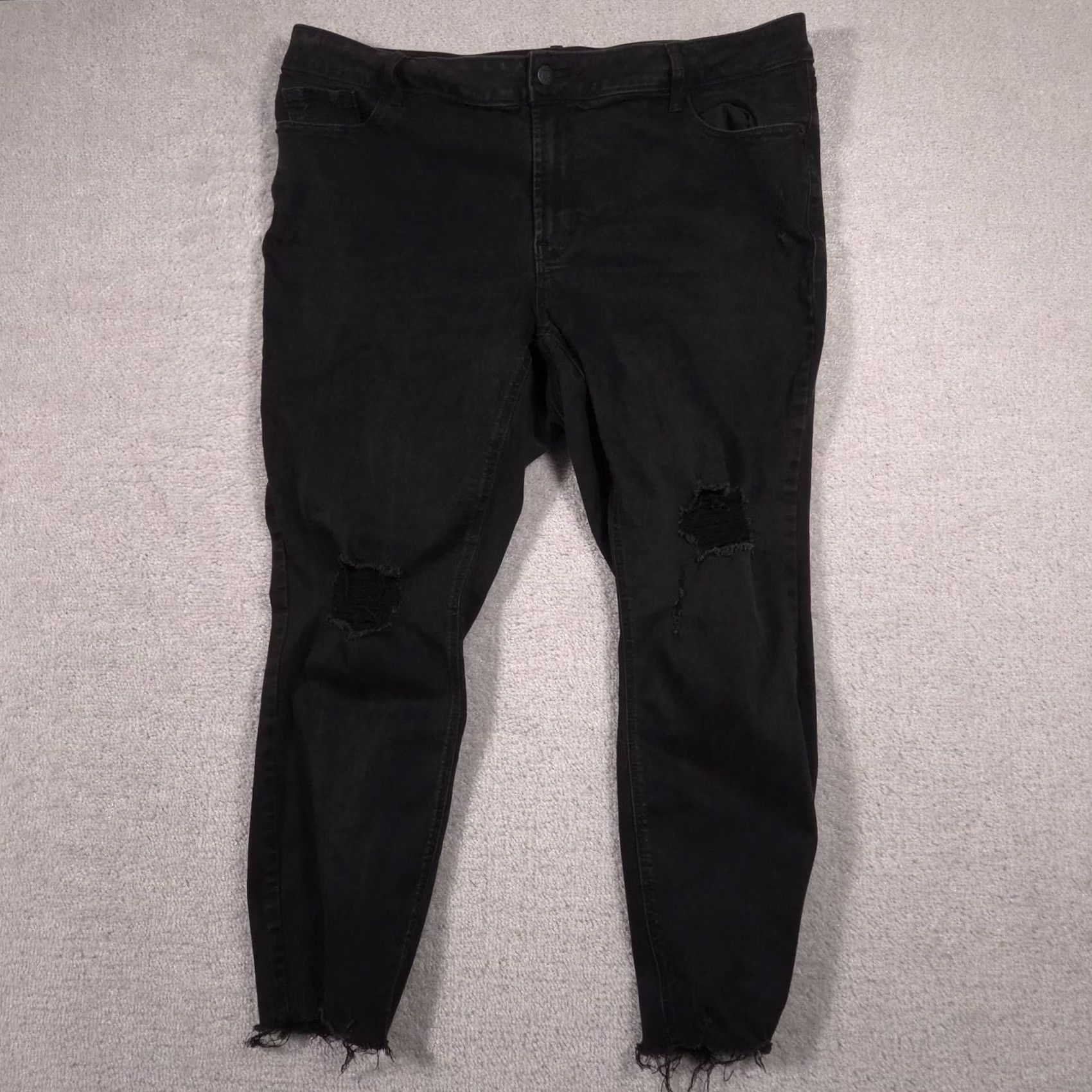 Old Navy Old Navy Rockstar Super Skinny Jeans Womens 20 Black Distressed Raw Hem Capri Size 42" / US 20 - 2 Thumbnail