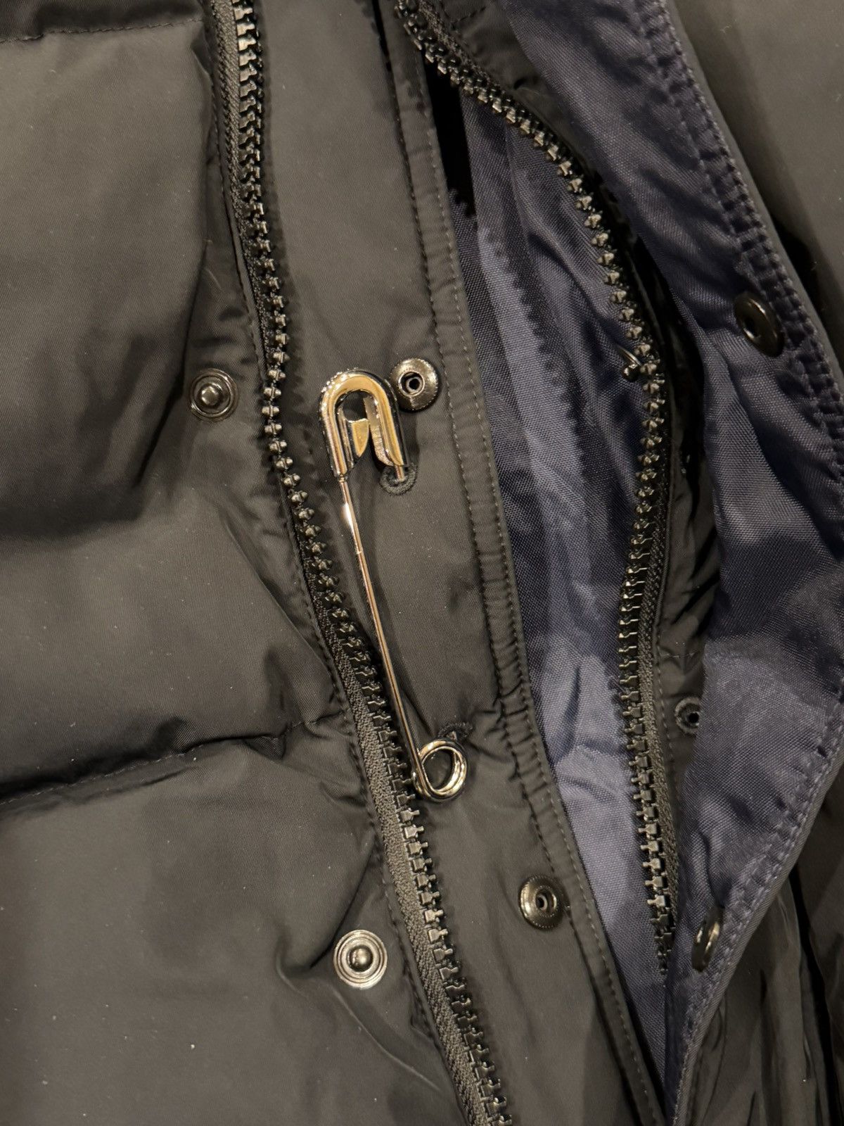 Balenciaga Balenciaga FW24 Runway Pin Reversible Down Puffer Jacket Size US S / EU 44-46 / 1 - 12 Thumbnail