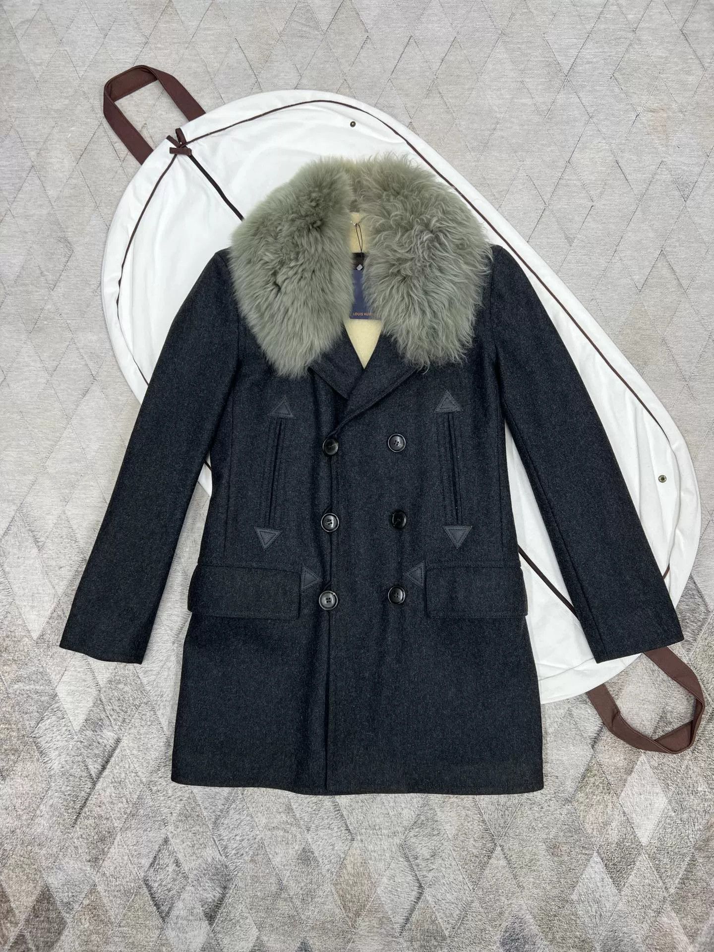 Louis Vuitton LV Air Force Fur Coat Size US M / EU 48-50 / 2 - 1 Thumbnail