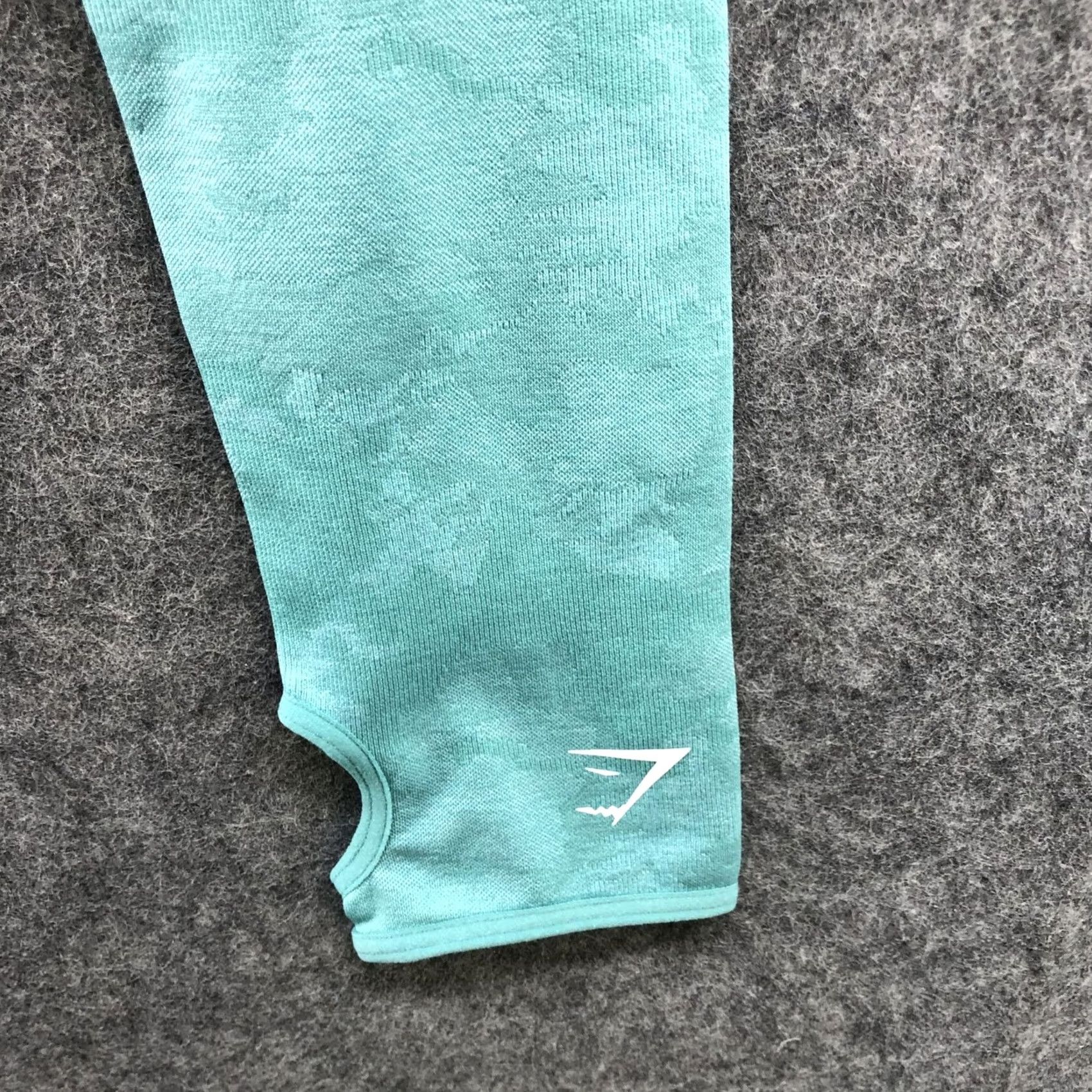 Gymshark Gymshark Womens S Blue Long Sleeve Active Shirt Thumbholes Cut Out Back Size S / US 4 / IT 40 - 3 Thumbnail