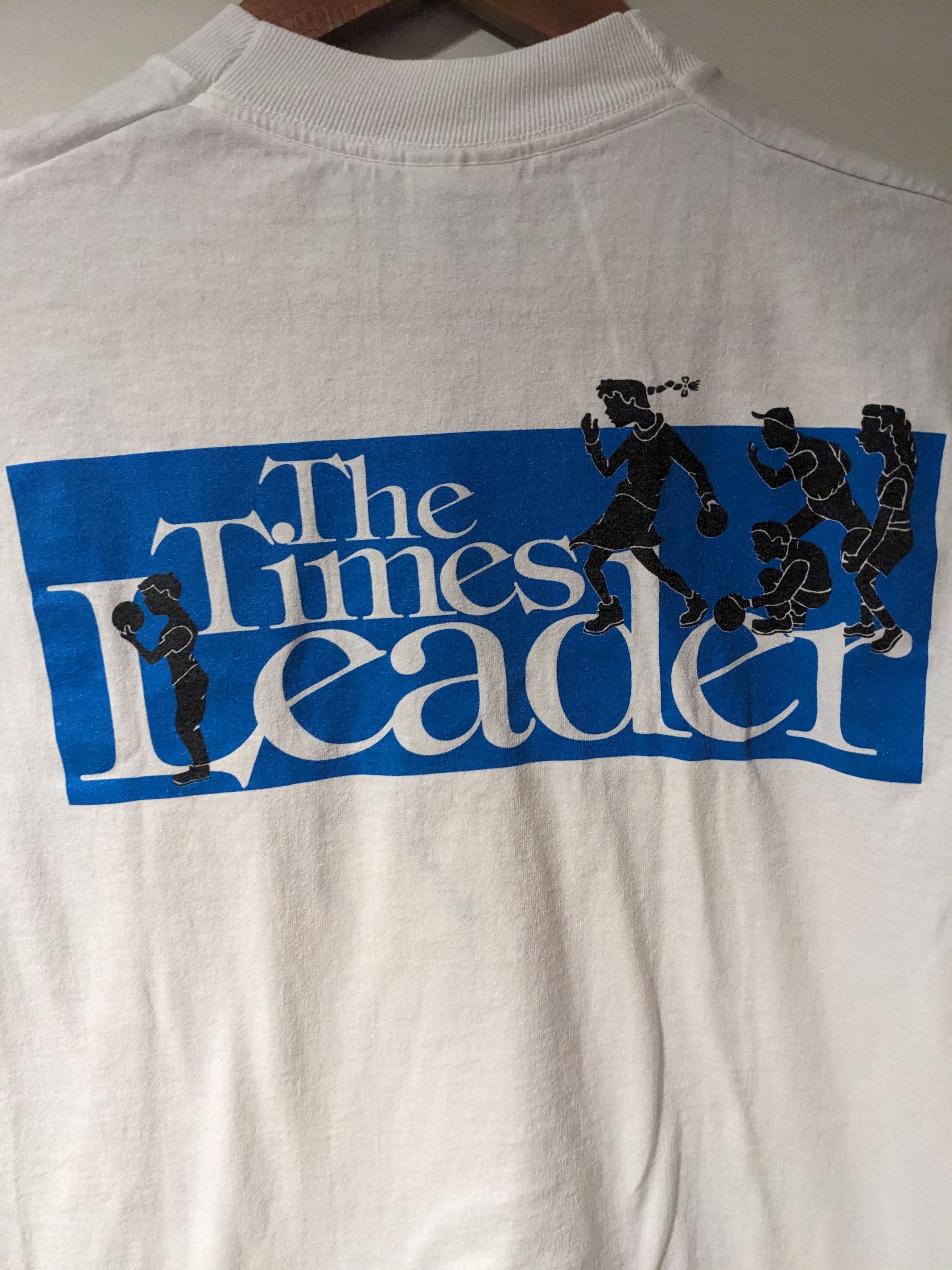 Vintage Vintage 90s Big Brothers Big Sisters Bowl Times T-Shirt Size US L / EU 52-54 / 3 - 6 Thumbnail