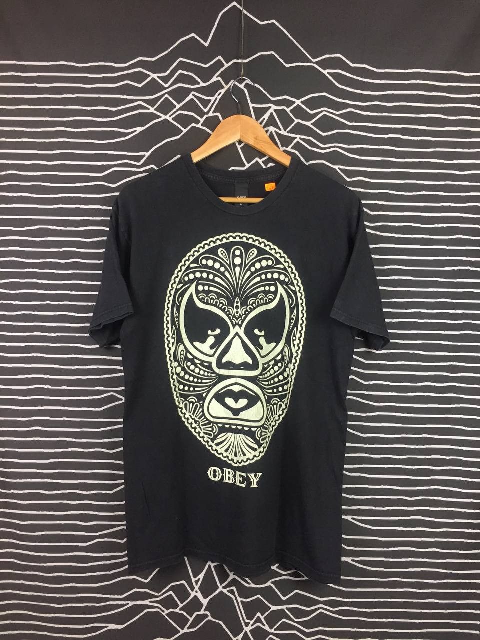 Obey Vtg Obey Shepard Fairey Lucha Libre Graphic Tee Size US L / EU 52-54 / 3 - 2 Thumbnail
