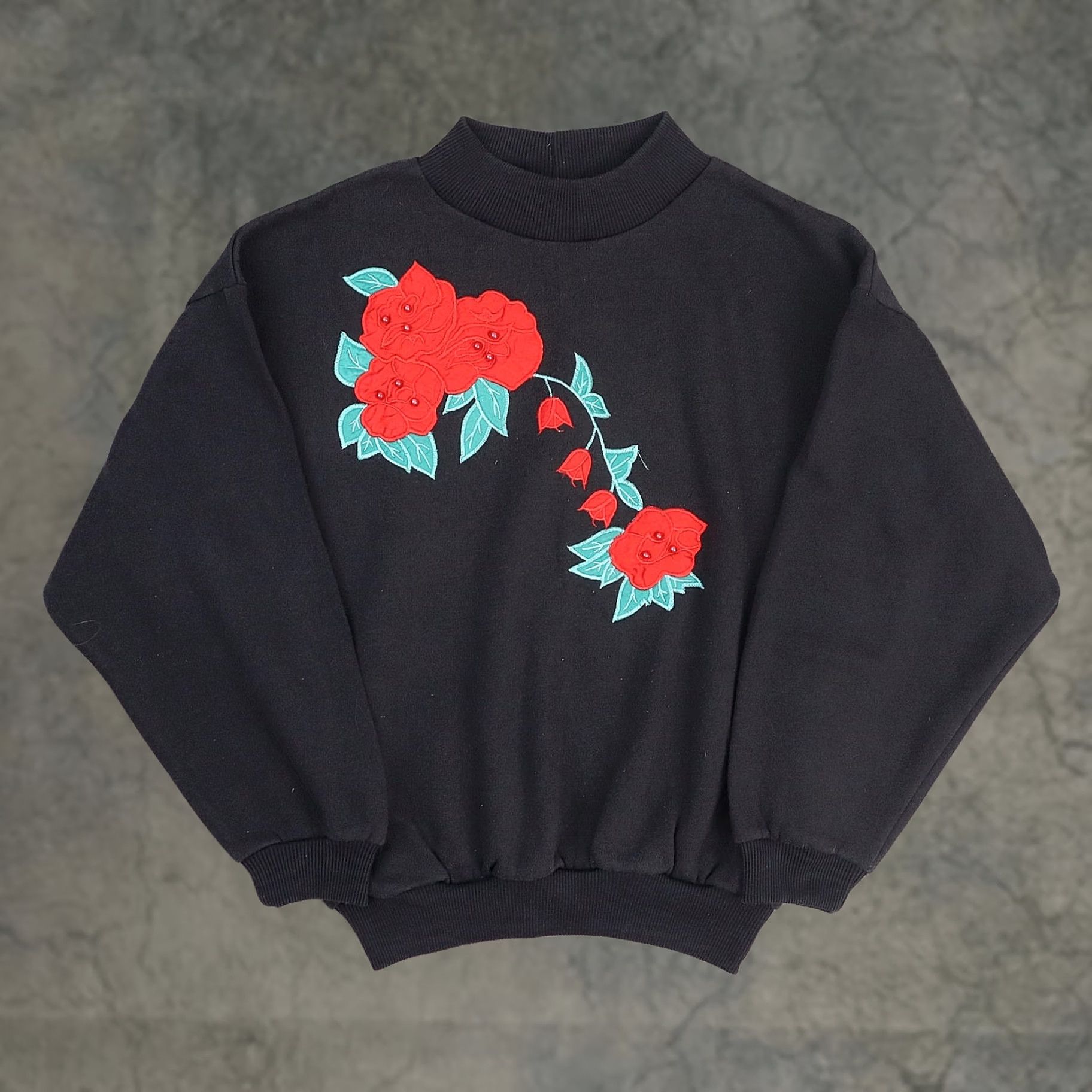 Vintage VINTAGE Gitano Roses Embroidered Black Pullover Sweatshirt Small Women 80s Floral Crew Neck Sweatshirt Ladies Regular Fit Size S / US 4 / IT 40 - 1 Thumbnail
