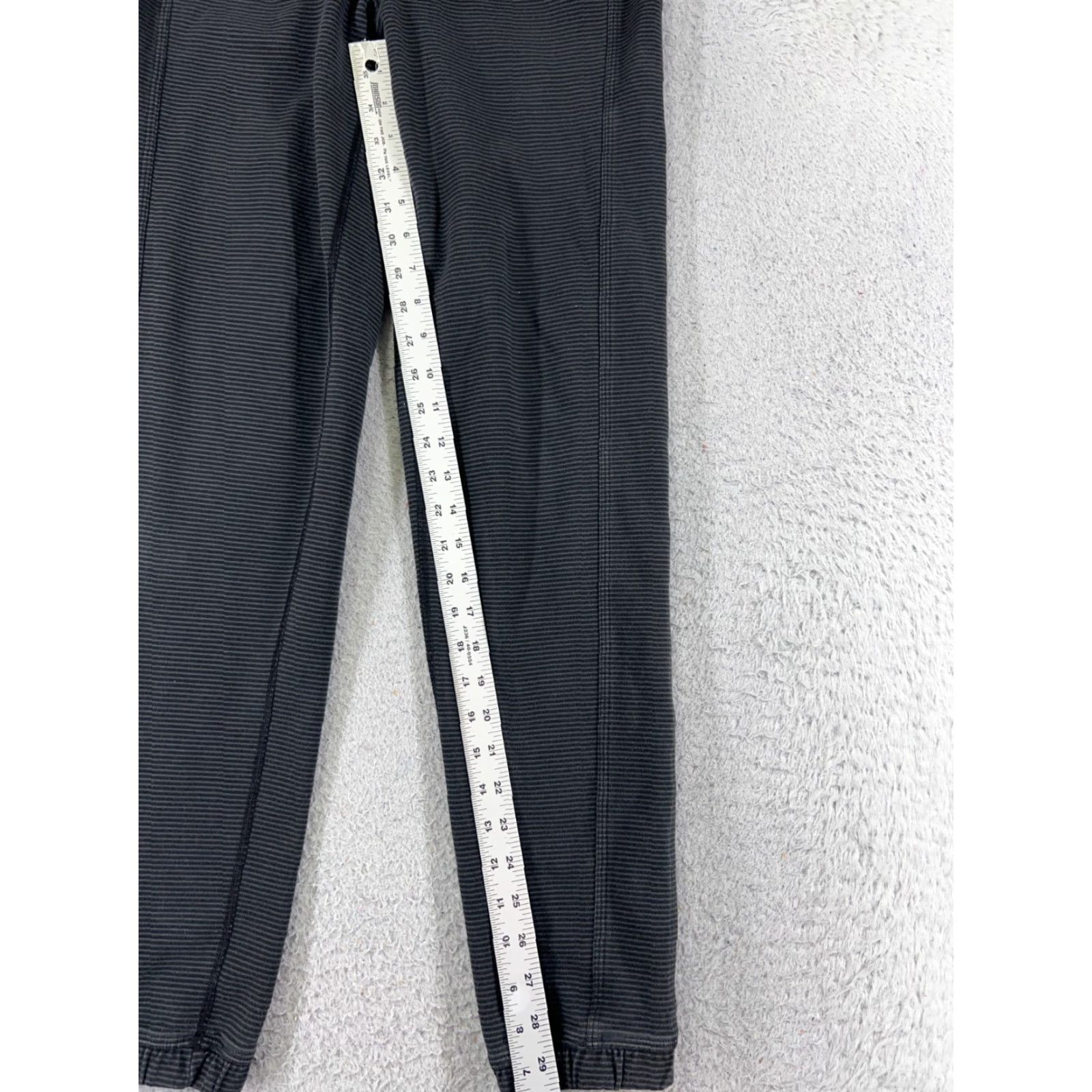 Lululemon Lululemon Pants Womens 4 Gray Striped Jogger Elastic Waist Pockets Yoga Run Cross Training Read Size 27" / US 4 / IT 40 - 5 Thumbnail