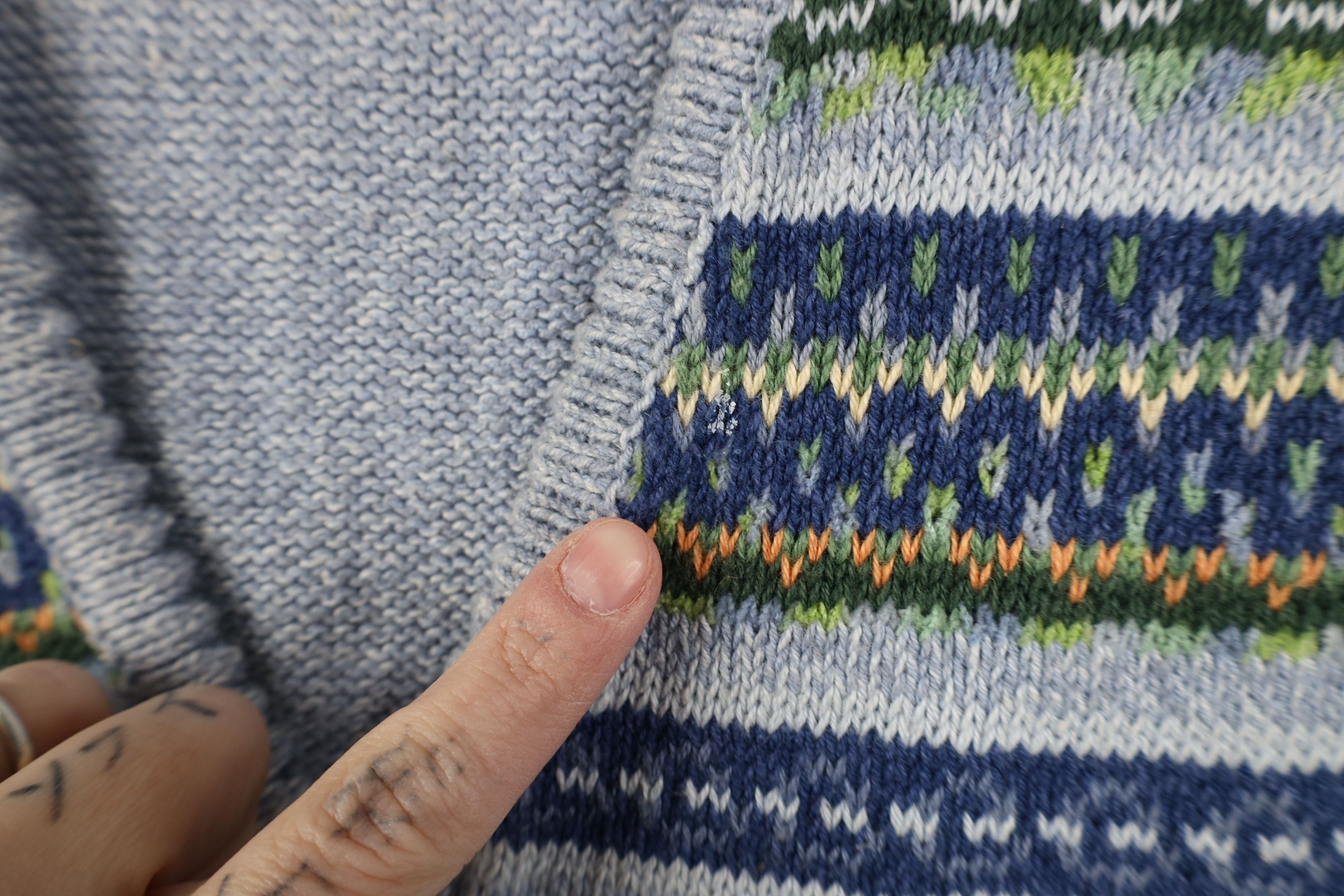 Vintage Vintage 90s Streetwear Embroidered Fair Isle Sweater Vest Size S / US 4 / IT 40 - 5 Thumbnail