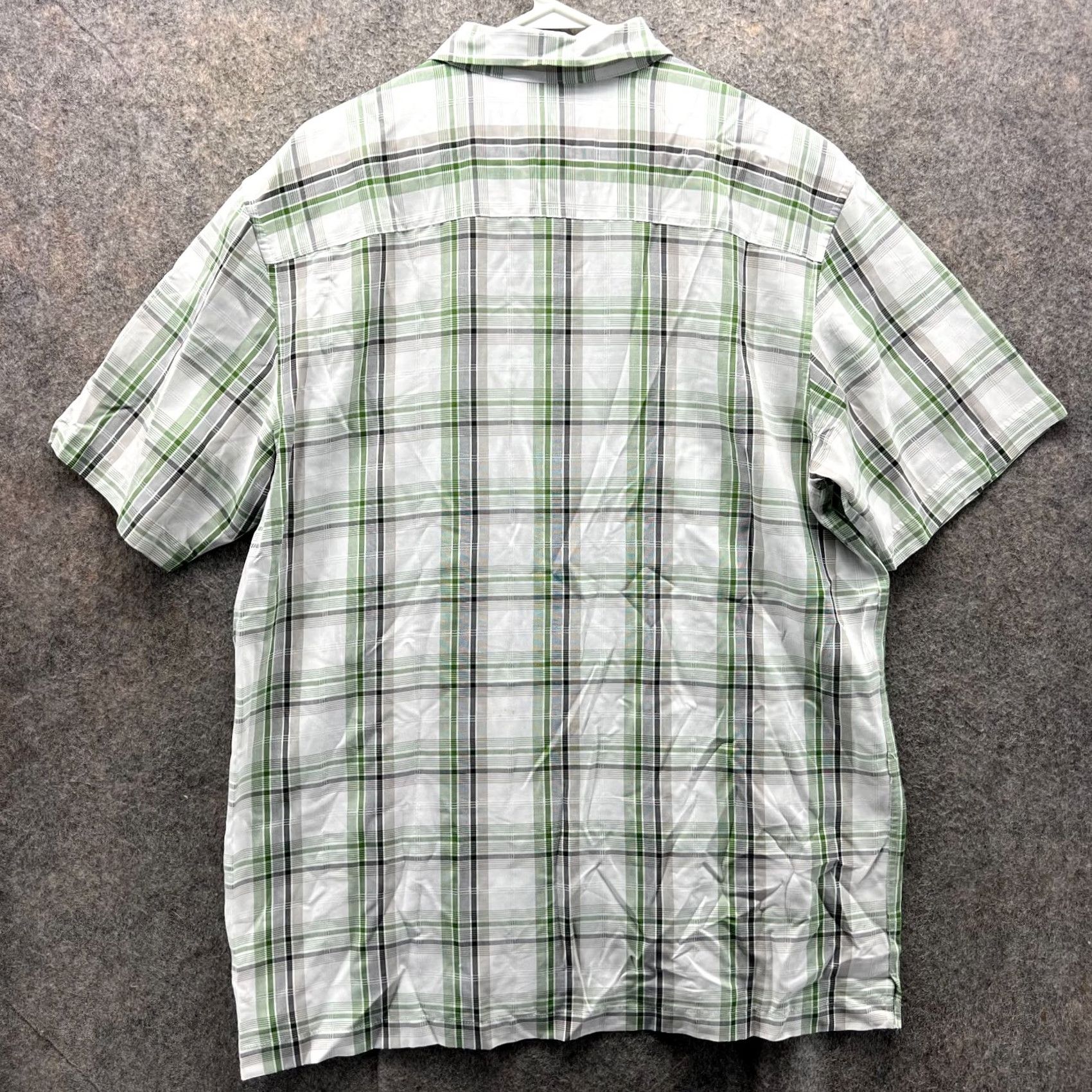 Quiksilver VINTAGE Quiksilver Shirt Mens XL Green White Button Down Plaid Short Sleeve Preppy Casual Workwear Mens XL Green Plaid Button-Up Size US XL / EU 56 / 4 - 4 Thumbnail