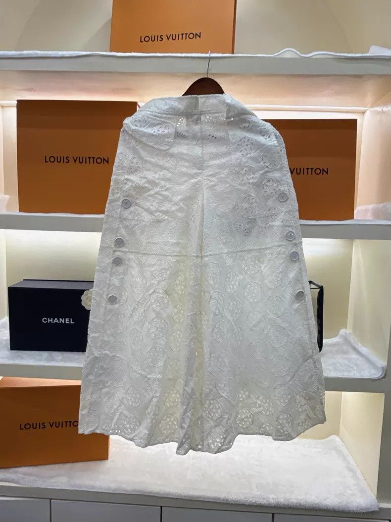 Valentino Valentino White lace skirt Size M / US 6-8 / IT 42-44 - 2 Thumbnail