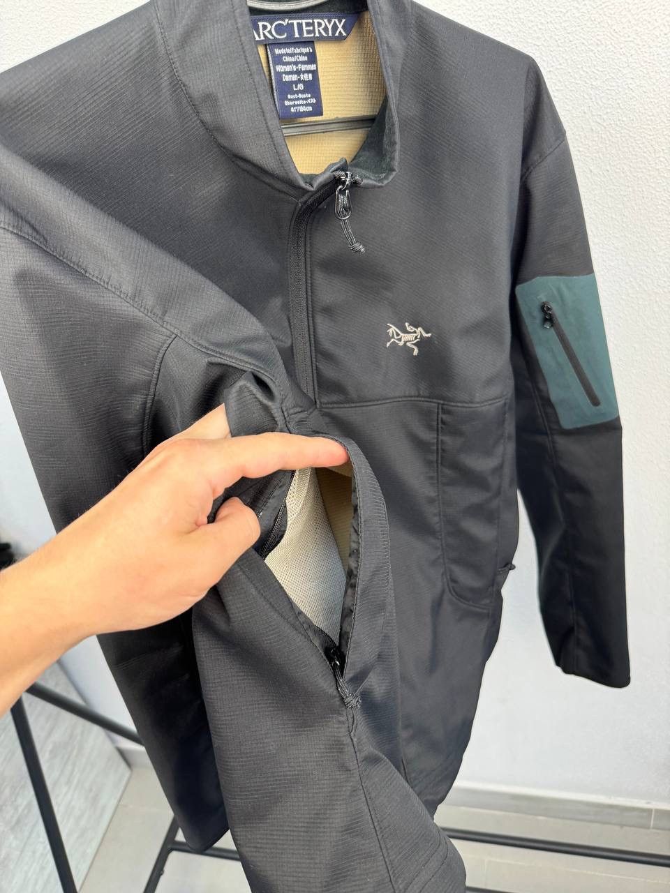 Arc'teryx × Vintage Vintage Arcteryx Shell Jacket Size L / US 10 / IT 46 - 7 Thumbnail