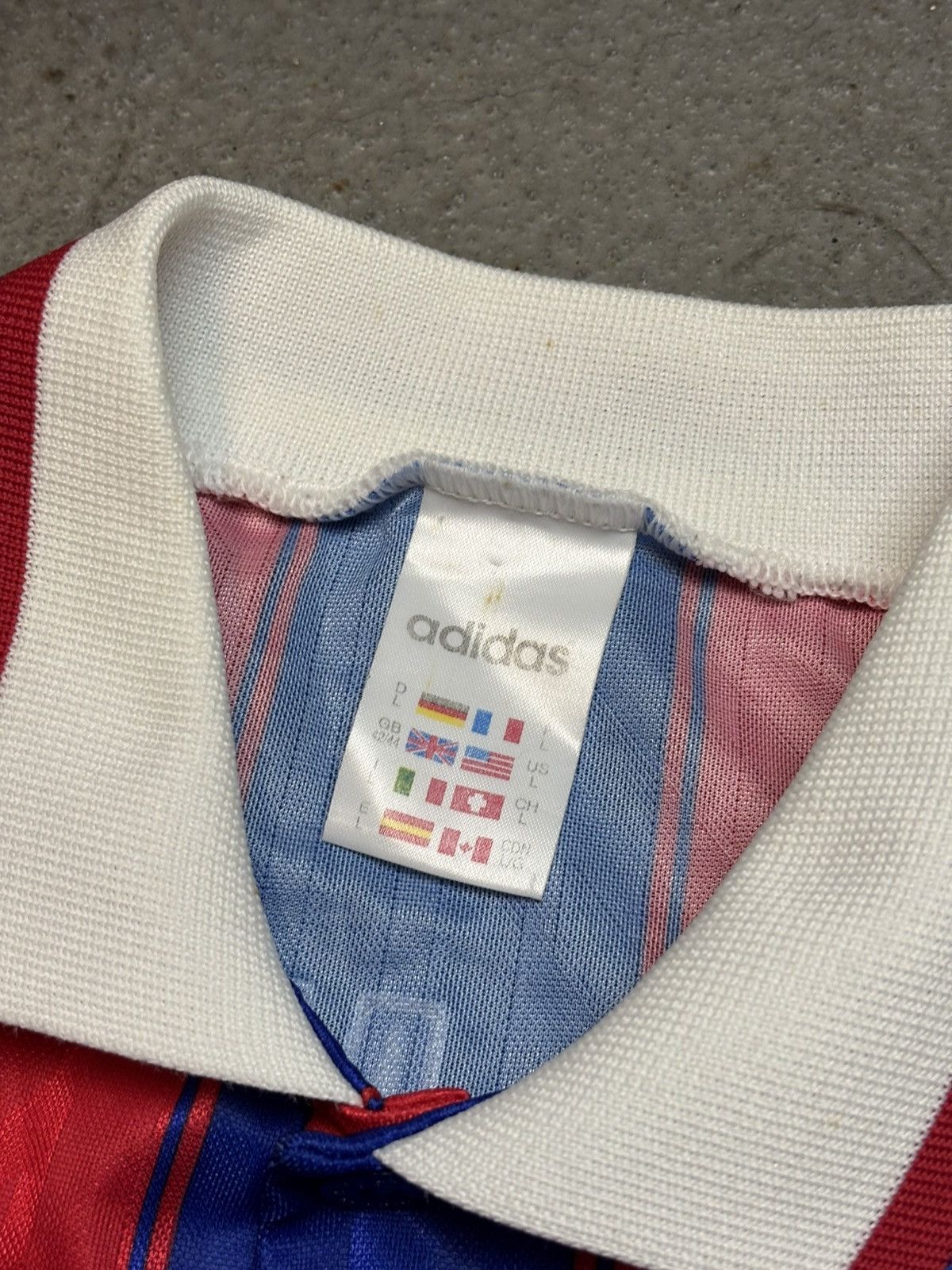 Adidas Adidas Jersey T Shirt Bayern Ziege 17 Size US L / EU 52-54 / 3 - 10 Thumbnail