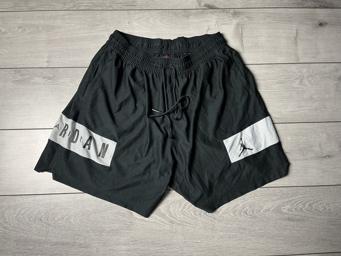 Jordan Brand Jordan brand shorts basketball size XLarge Size US 36 / EU 52 - 1 Thumbnail