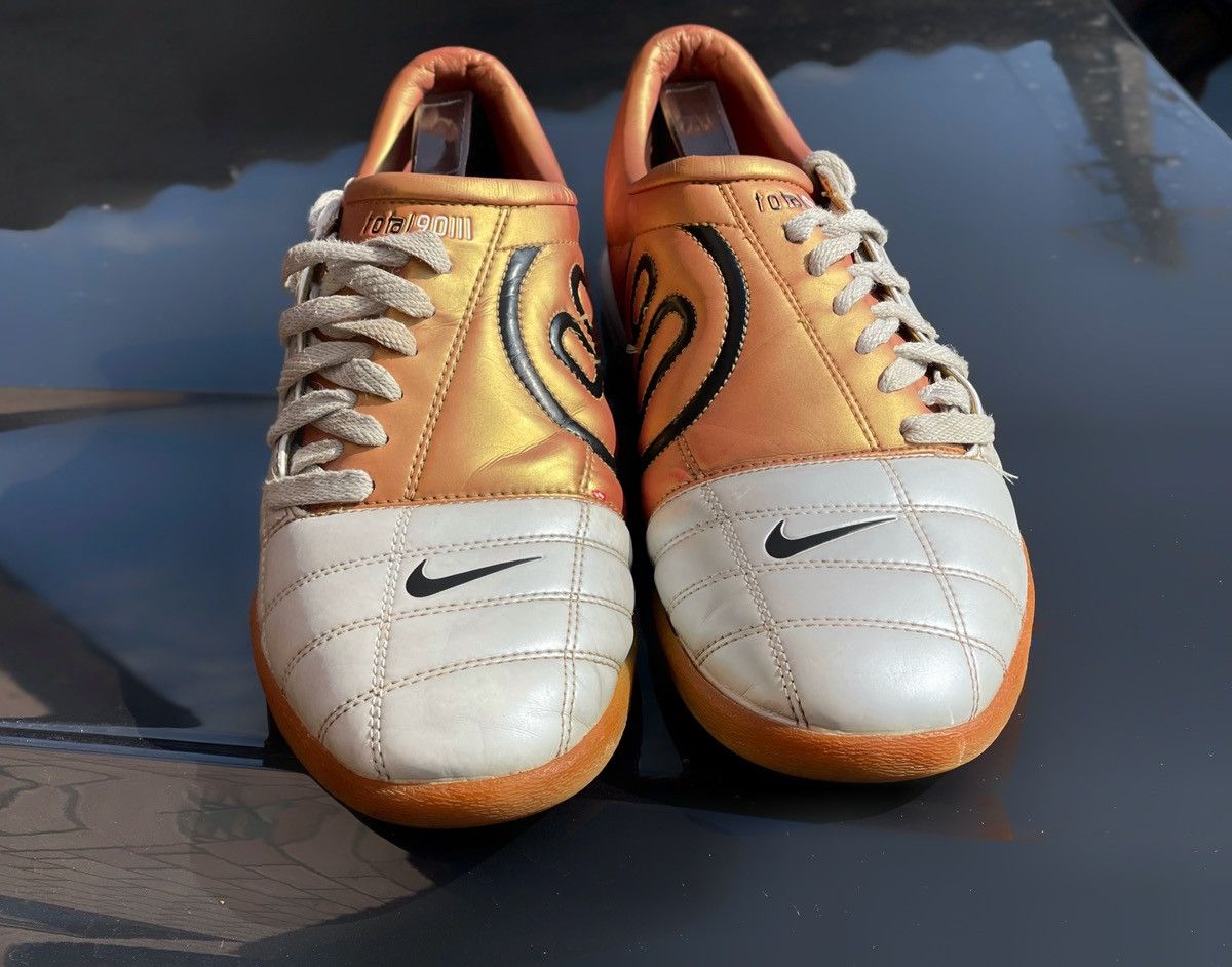 Vintage Nike Total 90 III IC Indoor Shoes Gold 9.5US Air zoom Size US 9.5 / EU 42-43 - 4 Thumbnail