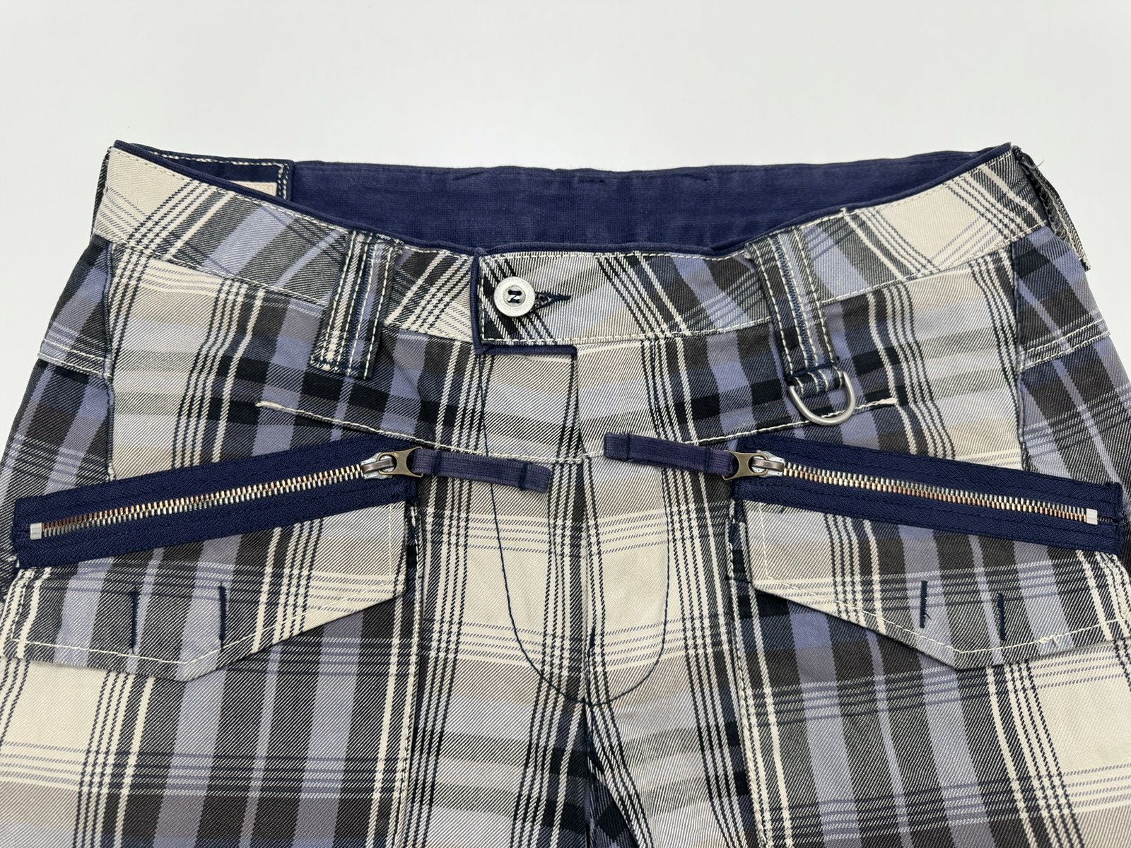 Marithe + Francois Girbaud Marithé + François Girbaud Plaid Cargo Zip Shorts Size US 31 - 4 Thumbnail