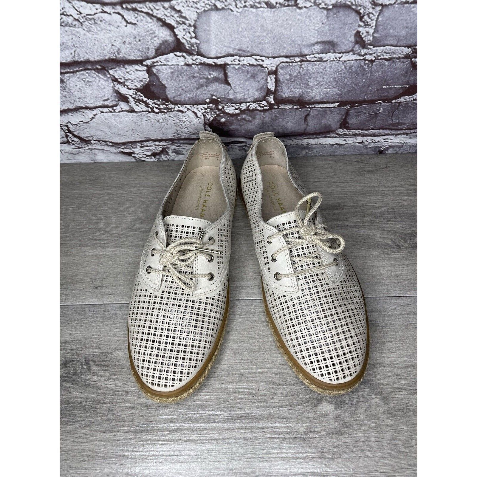 Cole Haan Cole Haan Ivory Leather Perforated Espadrilles Comfort Shoes Size US 8.5 / IT 38.5 - 22 Thumbnail