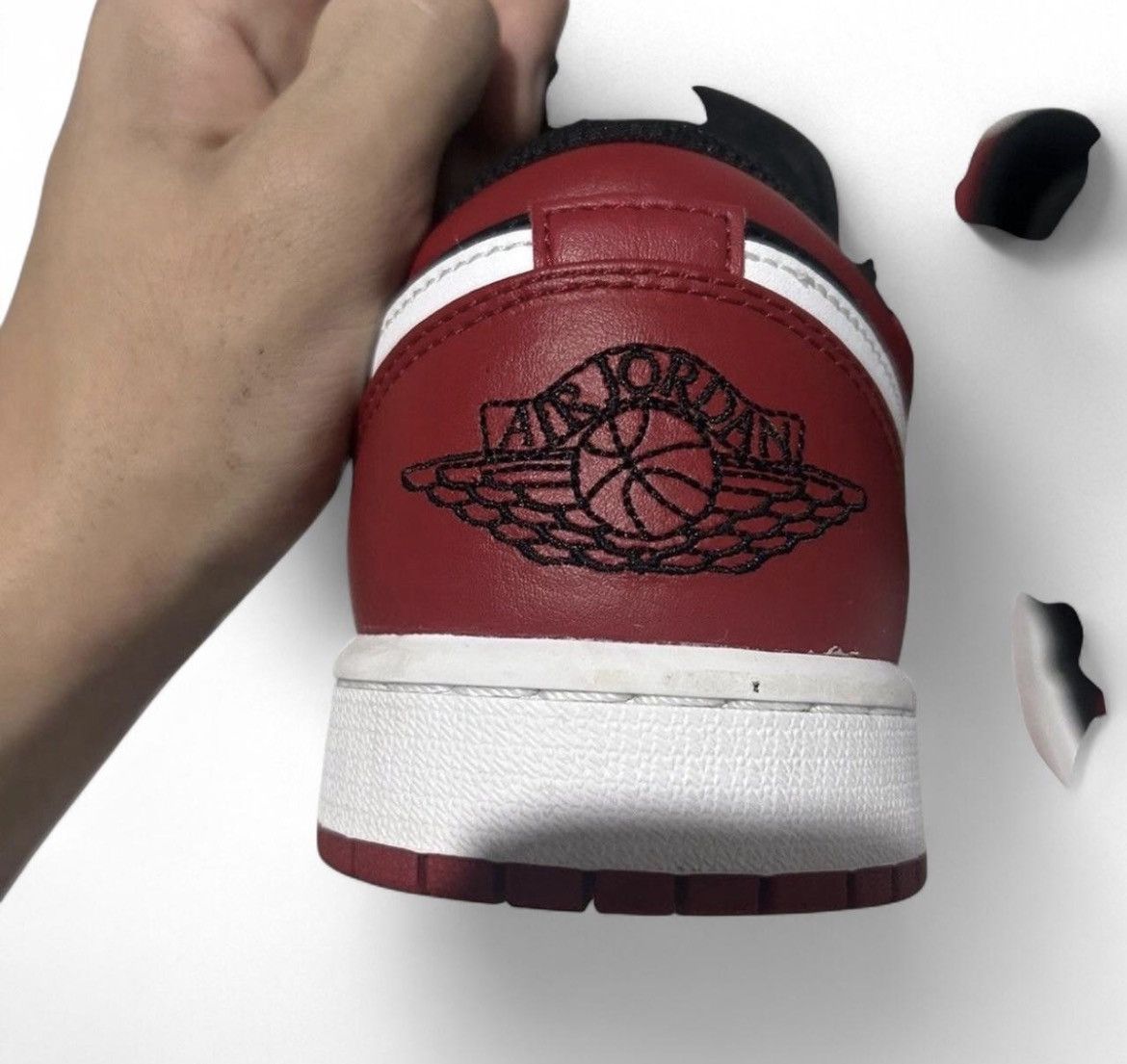 Nike Nike Air Jordan 1s Size US 8.5 / EU 41-42 - 6 Thumbnail