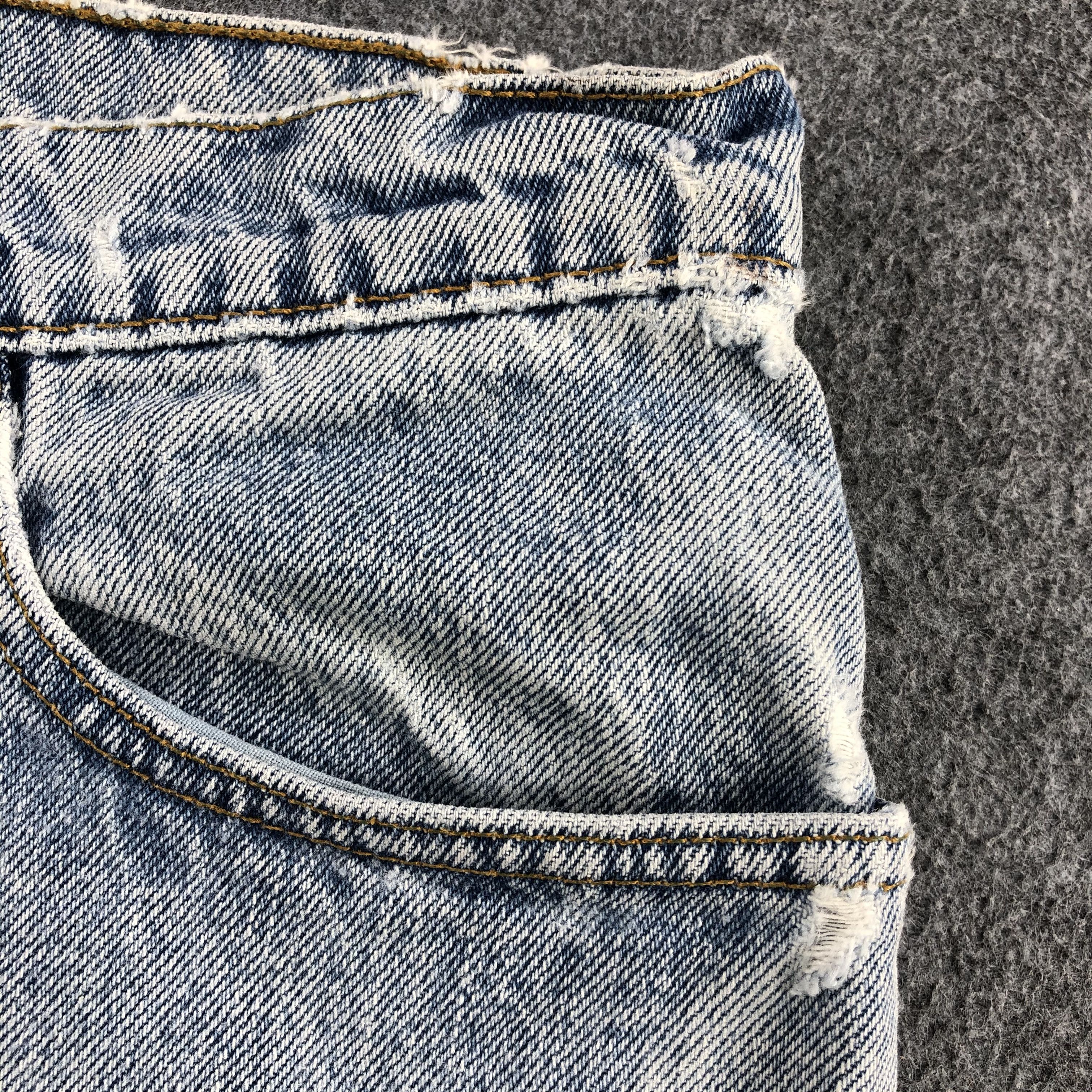 Levi's 90s Vintage Light Wash Levis 550 Jeans-J1684 Size US 39 - 11 Thumbnail