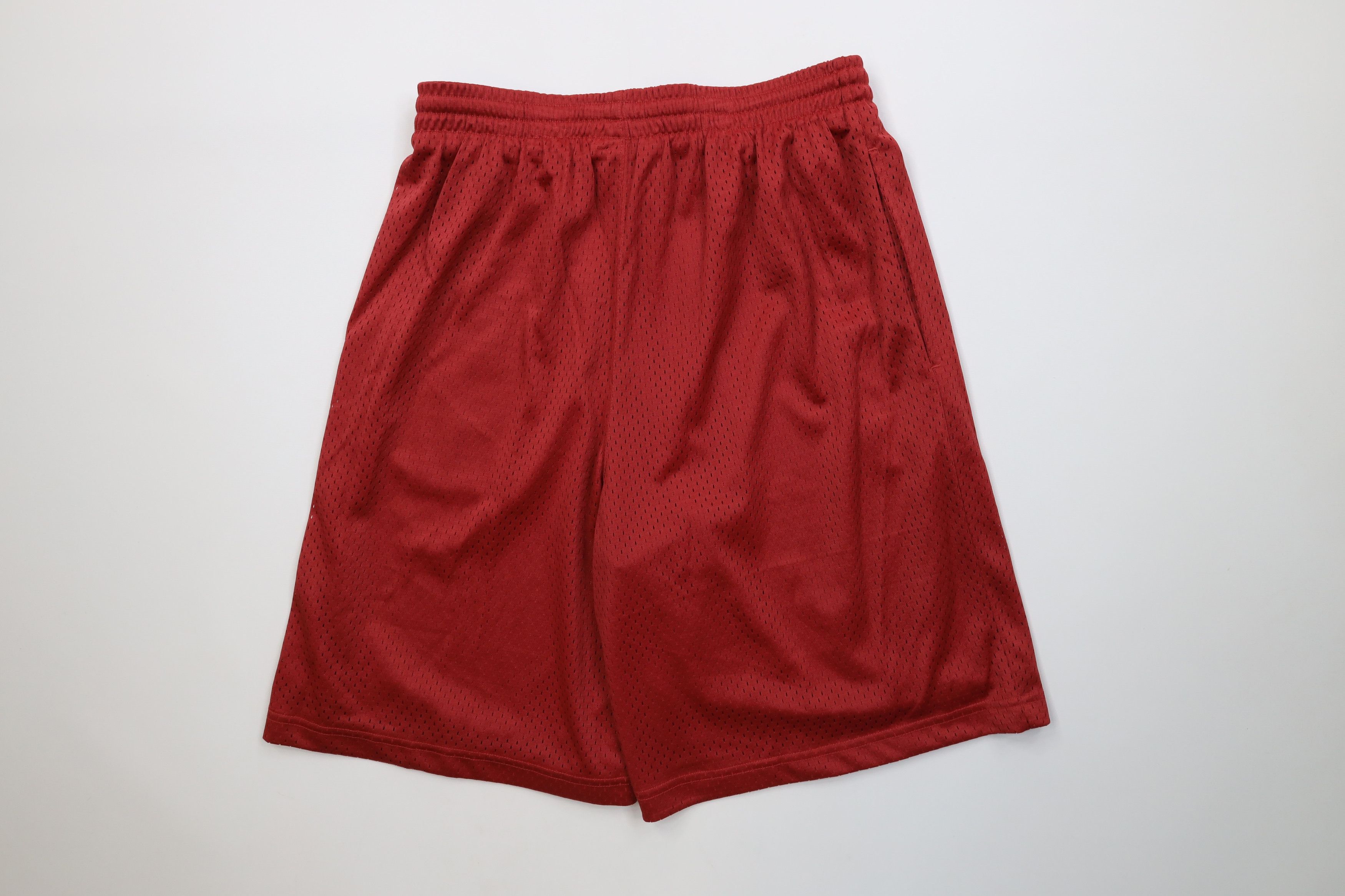 Vintage Vintage NBA Cleveland Cavaliers Basketball Mesh Shorts Red Size US 32 / EU 48 - 8 Thumbnail