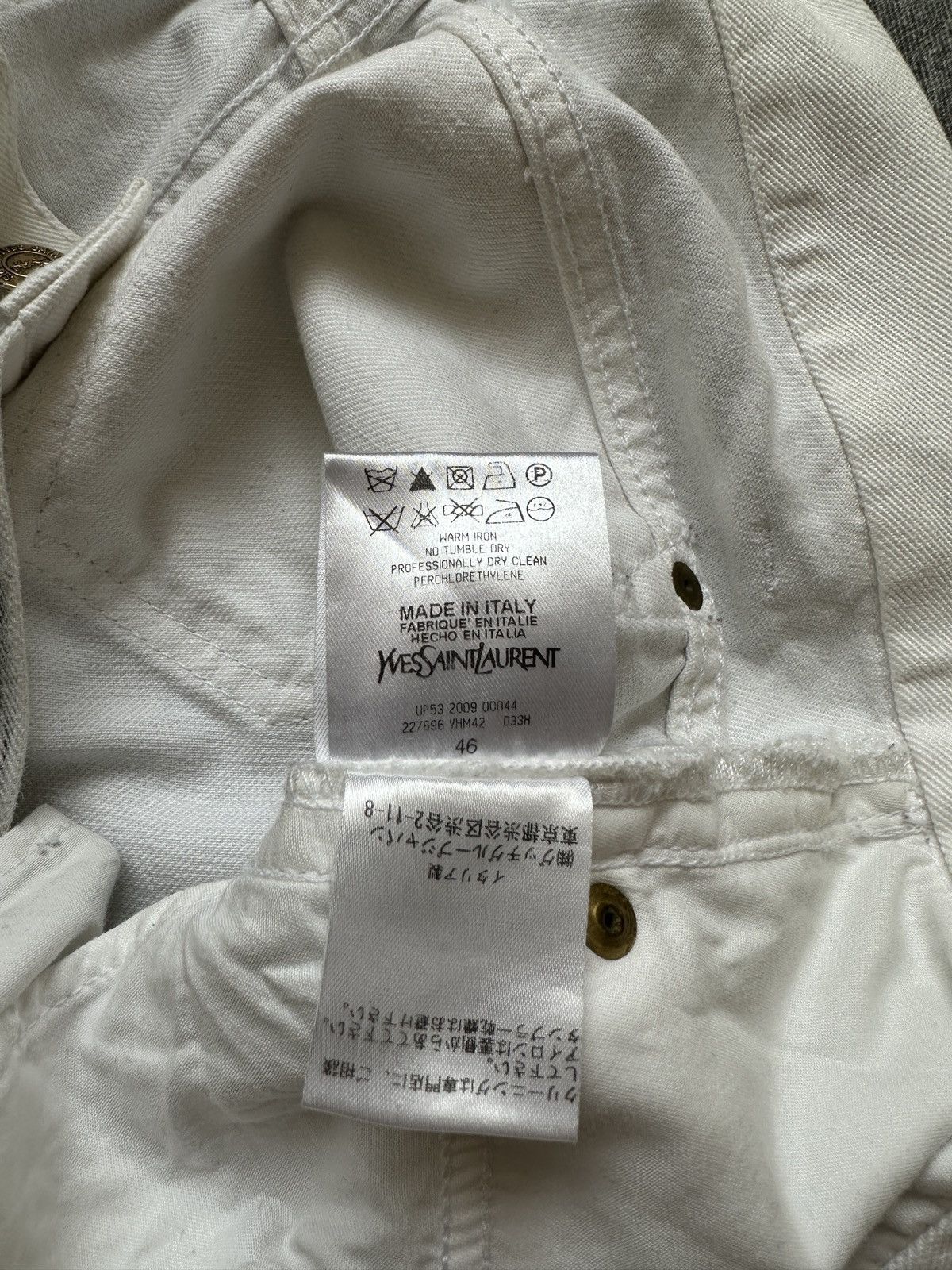 Yves Saint Laurent 2009 Yves Saint Laurent Trompe-l'œil Distressed Jeans Size US 30 / EU 46 - 6 Thumbnail