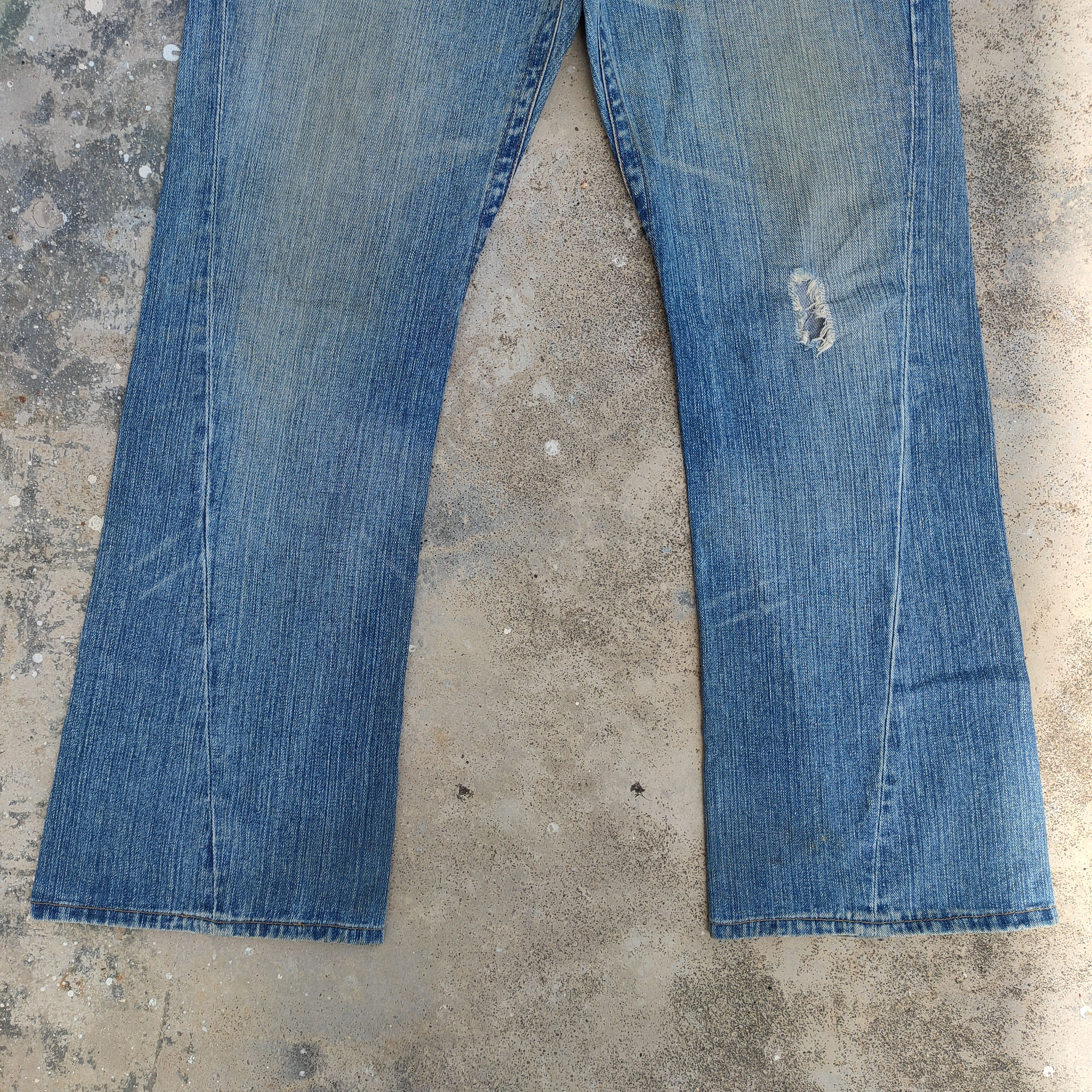 Japanese Brand FLARE VINTAGE JAPANESE FADED DISTRESSED JEANS DENIM PANTS Size US 32 / EU 48 - 4 Thumbnail