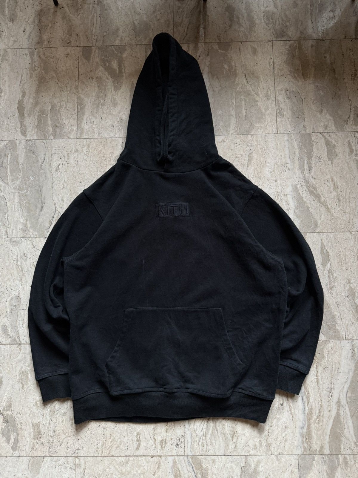 Kith Kith classic logo hoodie black on black Size US XL / EU 56 / 4 - 1 Thumbnail