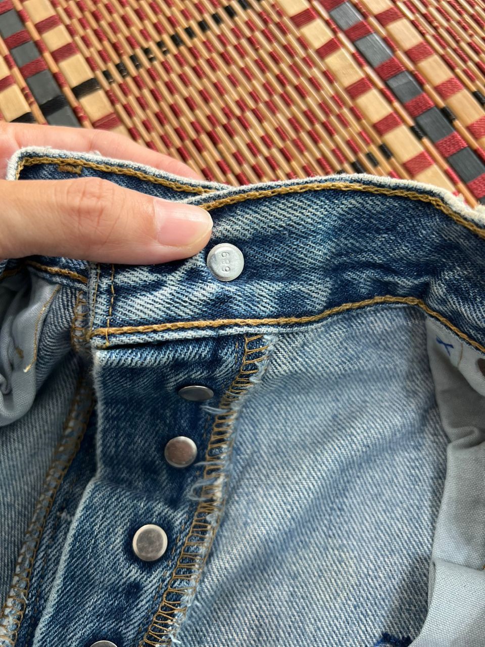 Levi's × Vintage Vintage Levis 501 Repaired Work Size US 31 - 10 Thumbnail