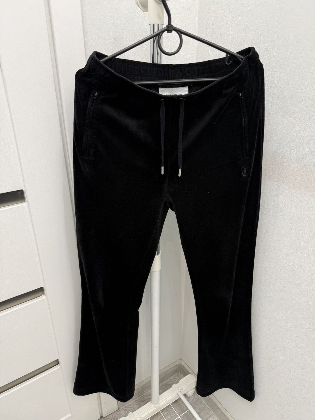 Juicy Couture Y2K Juicy Couture Big Logo Velvet Flared Sweatpants Size 30" / US 8 / IT 44 - 2 Thumbnail